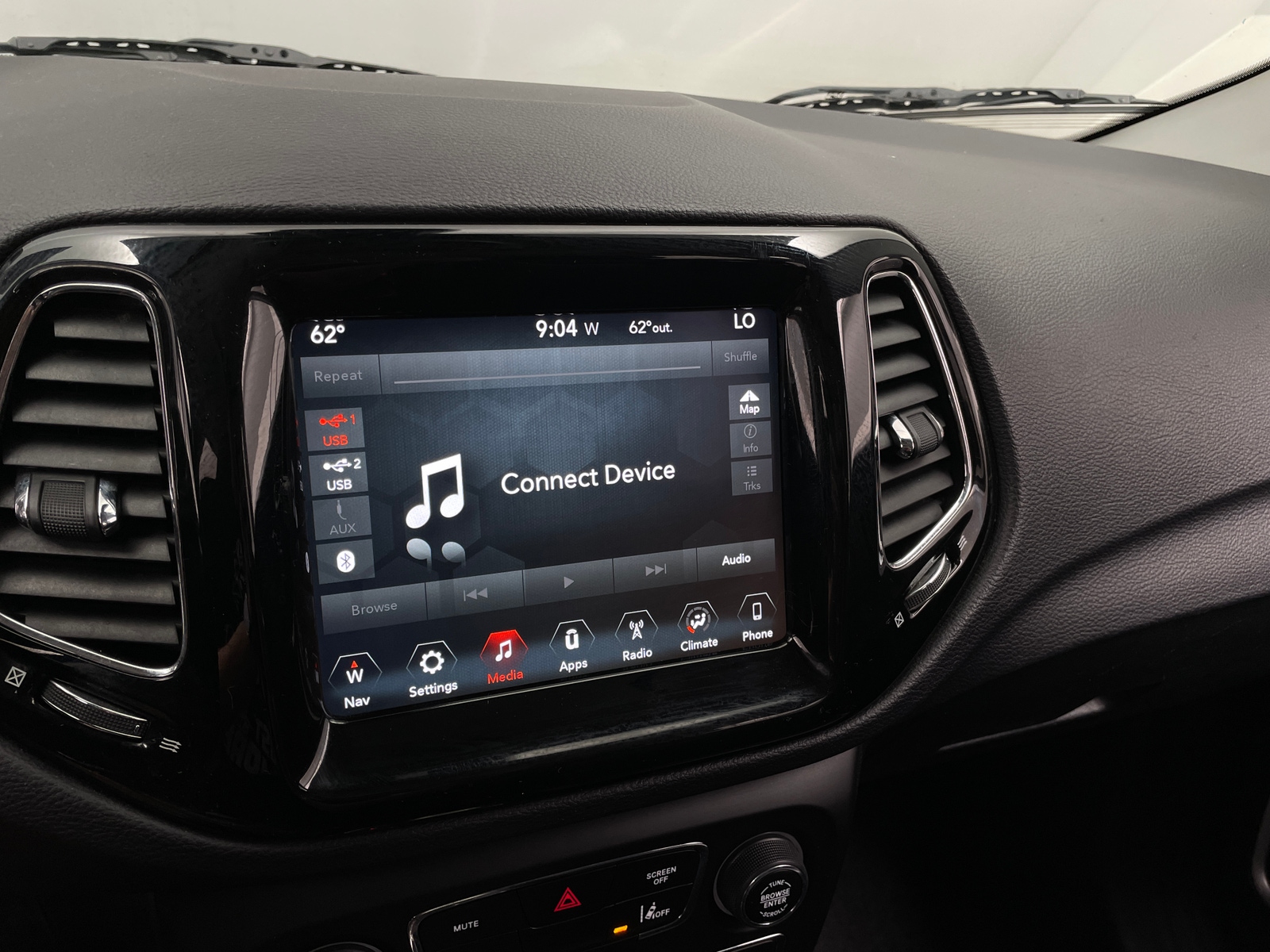 Thumbnail: 2018 Jeep Compass - 3