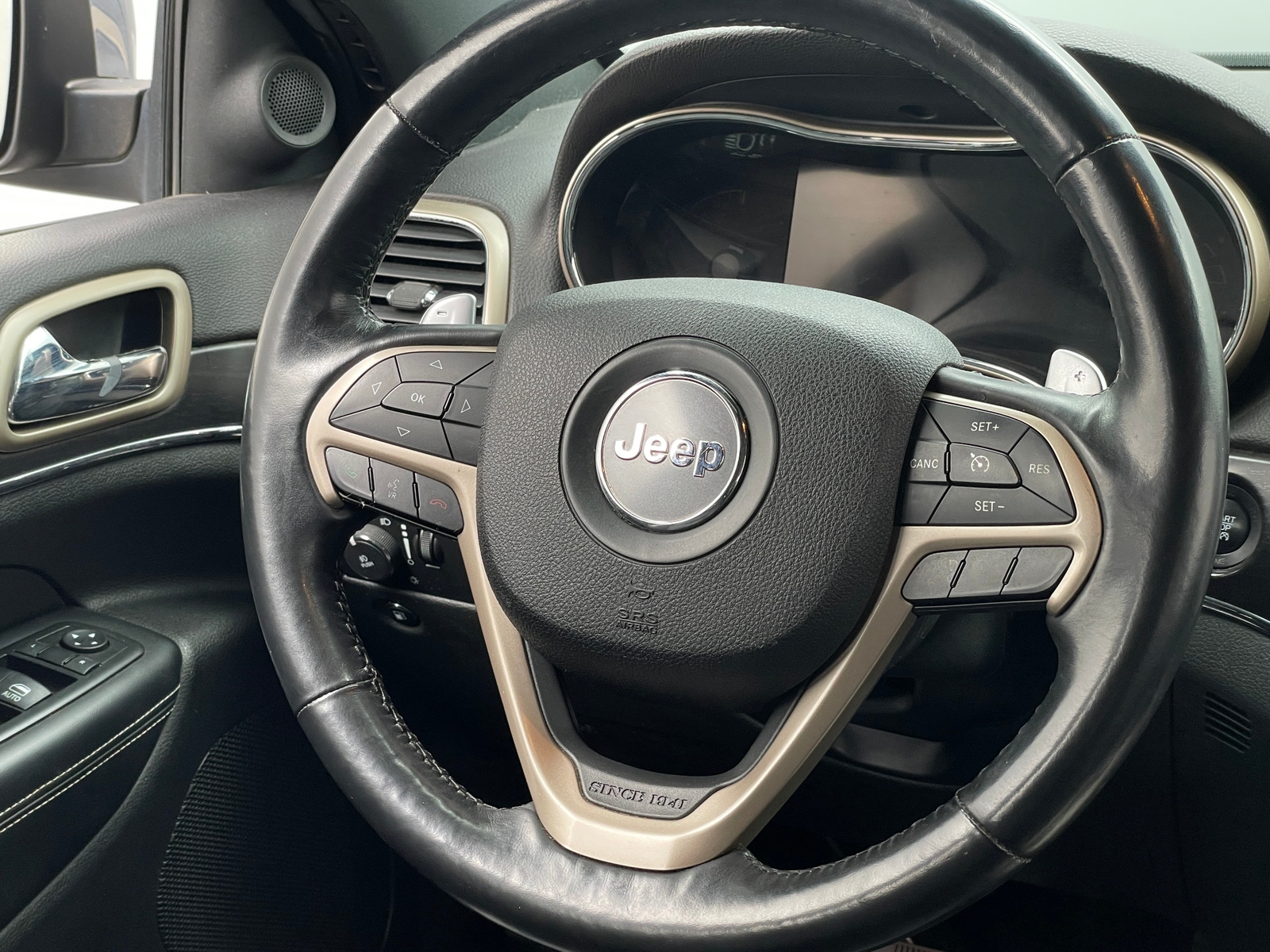 Thumbnail: 2014 Jeep Grand Cherokee - 4