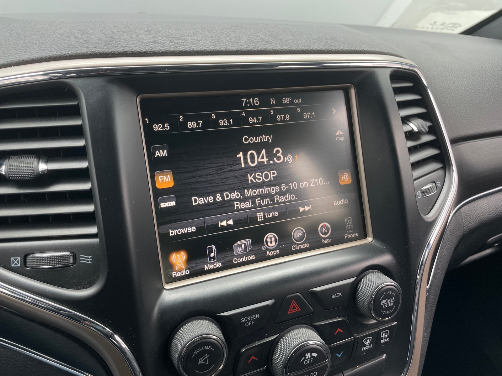 Thumbnail: 2014 Jeep Grand Cherokee - 3