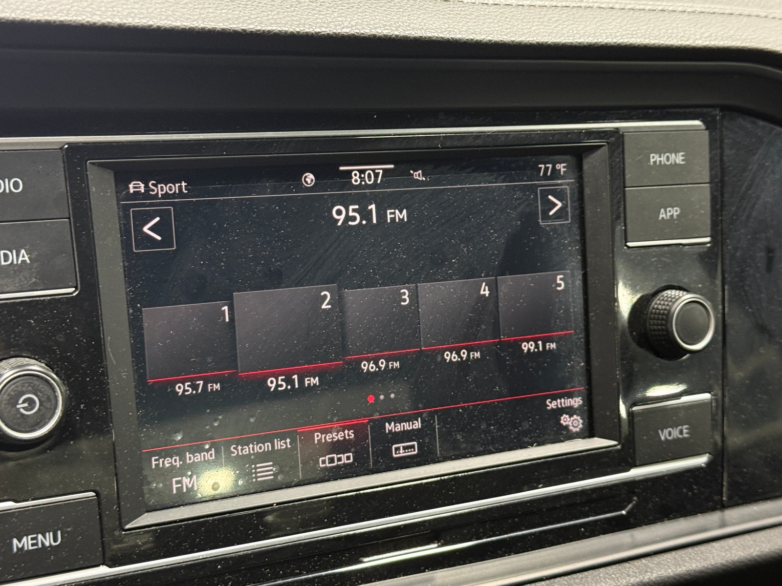 Thumbnail: 2021 Volkswagen Jetta - 4
