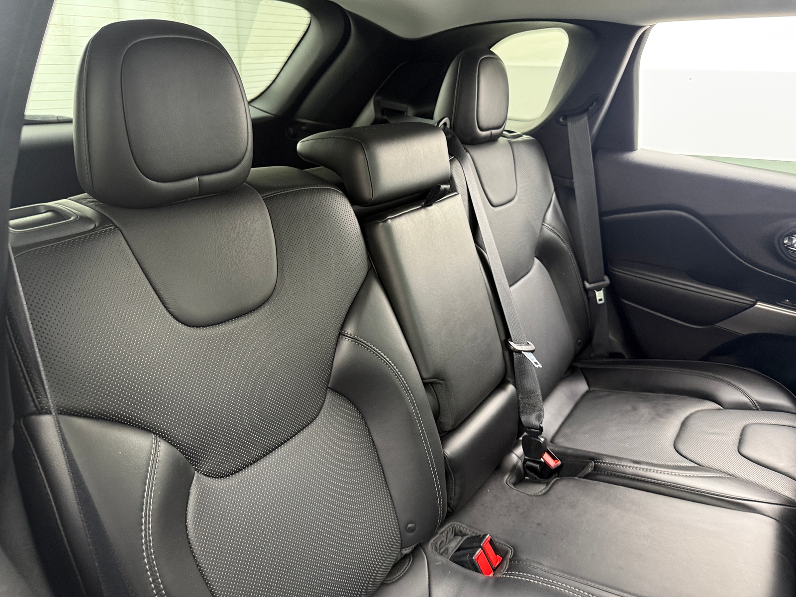 Thumbnail: 2019 Jeep Cherokee - 5