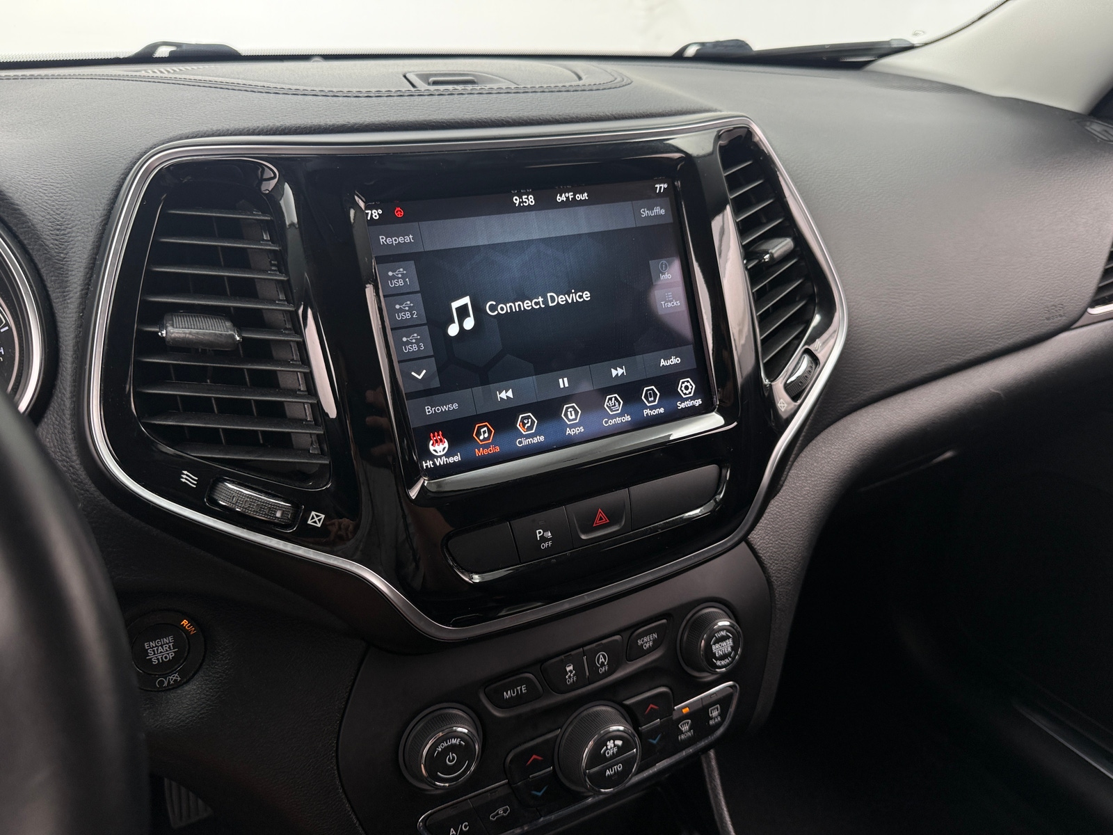 Thumbnail: 2019 Jeep Cherokee - 3