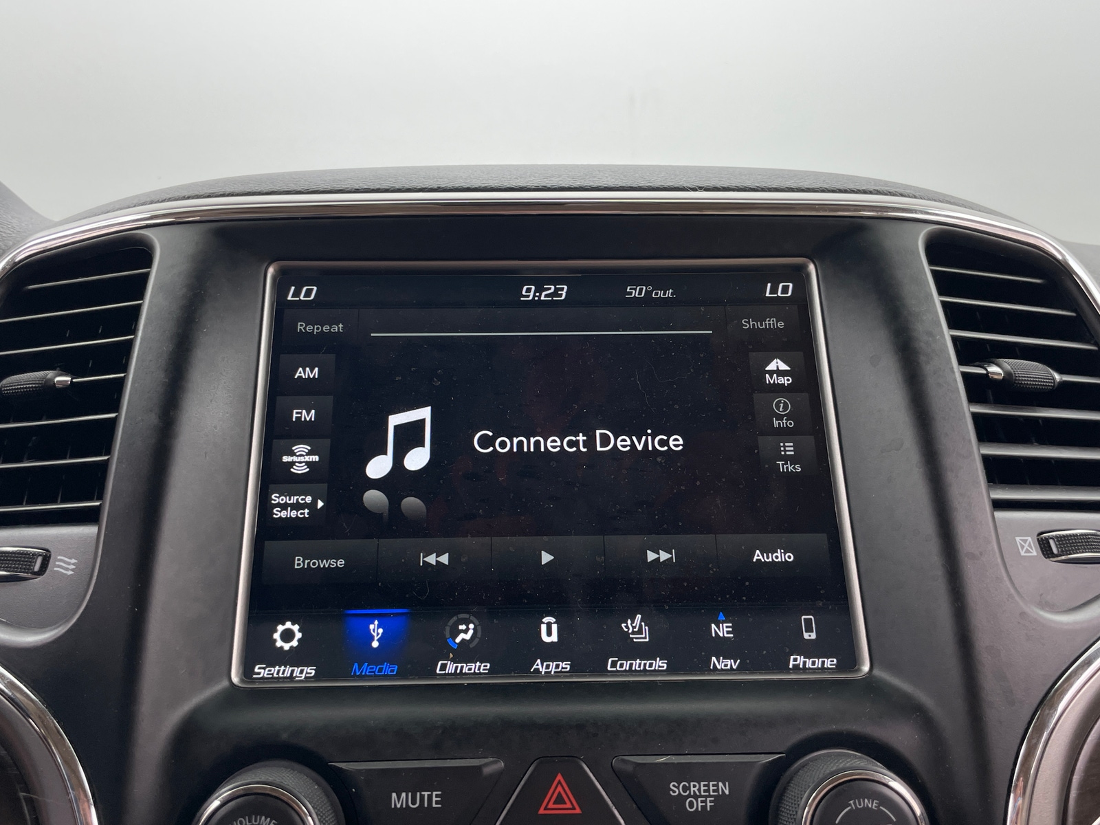 Thumbnail: 2018 Jeep Grand Cherokee - 3