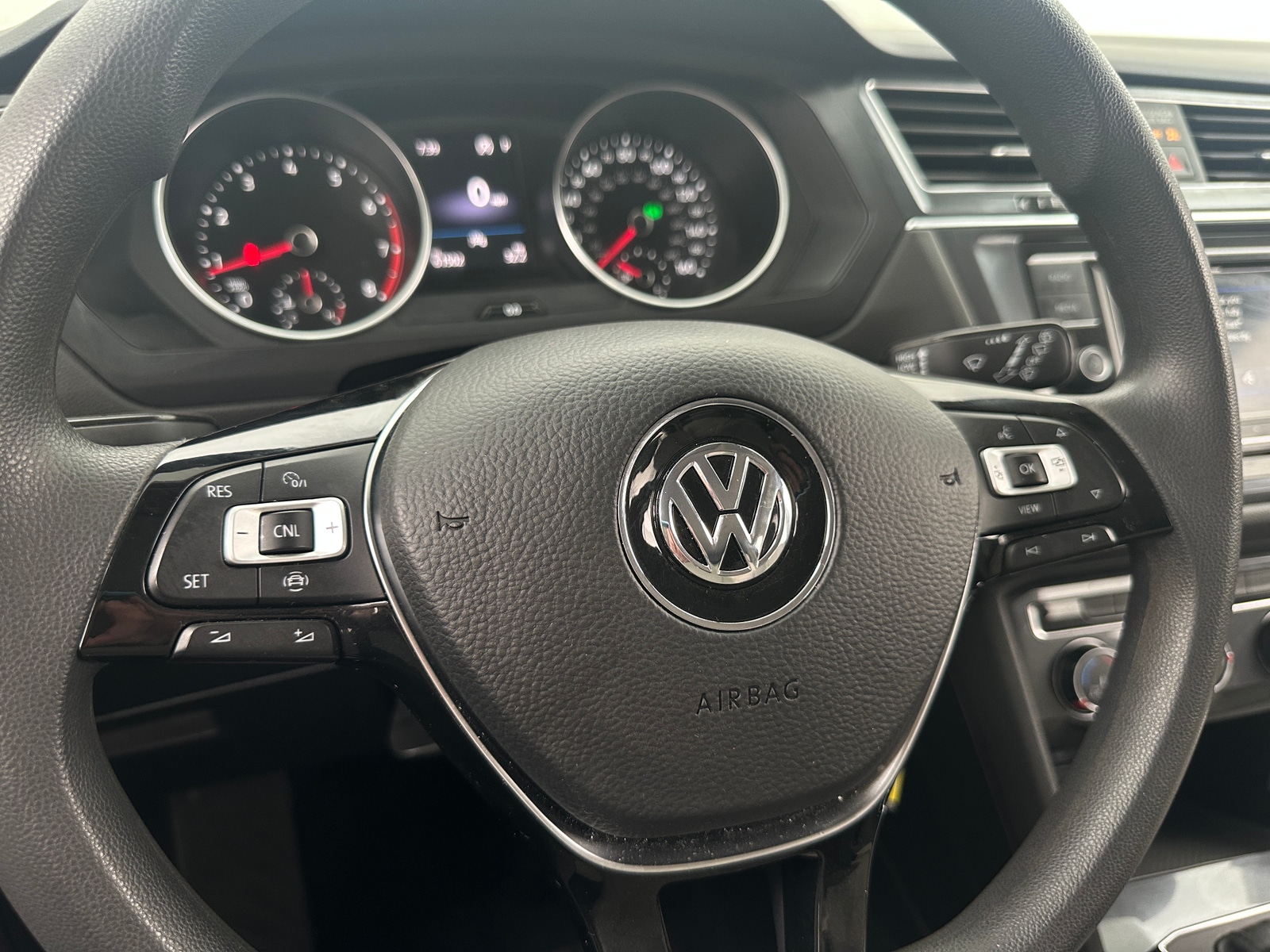 Thumbnail: 2021 Volkswagen Tiguan - 5