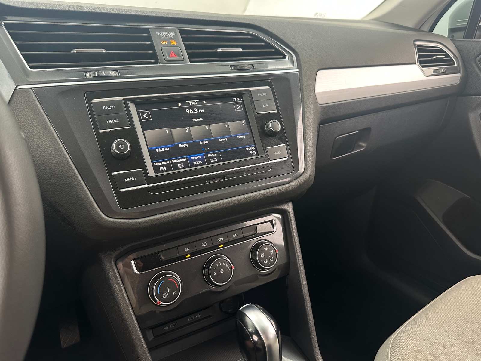 Thumbnail: 2021 Volkswagen Tiguan - 4