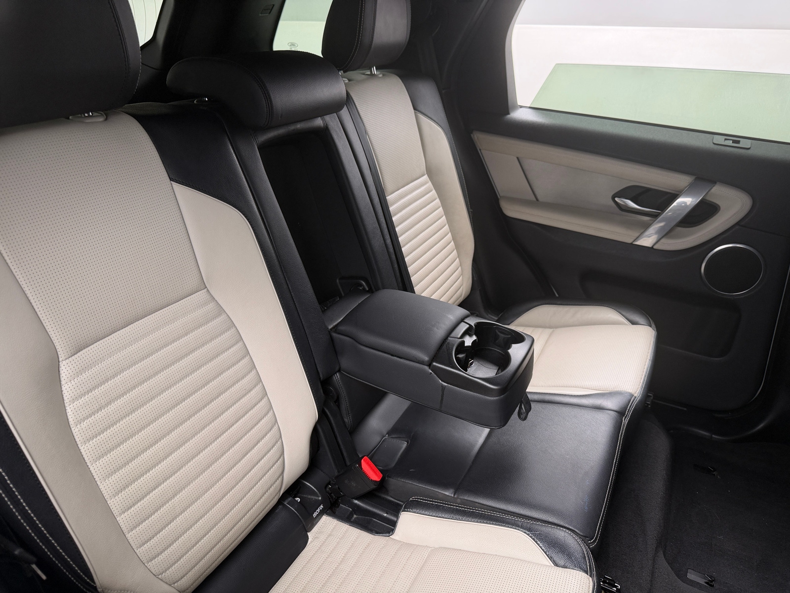 Thumbnail: 2021 Land Rover Discovery Sport - 5