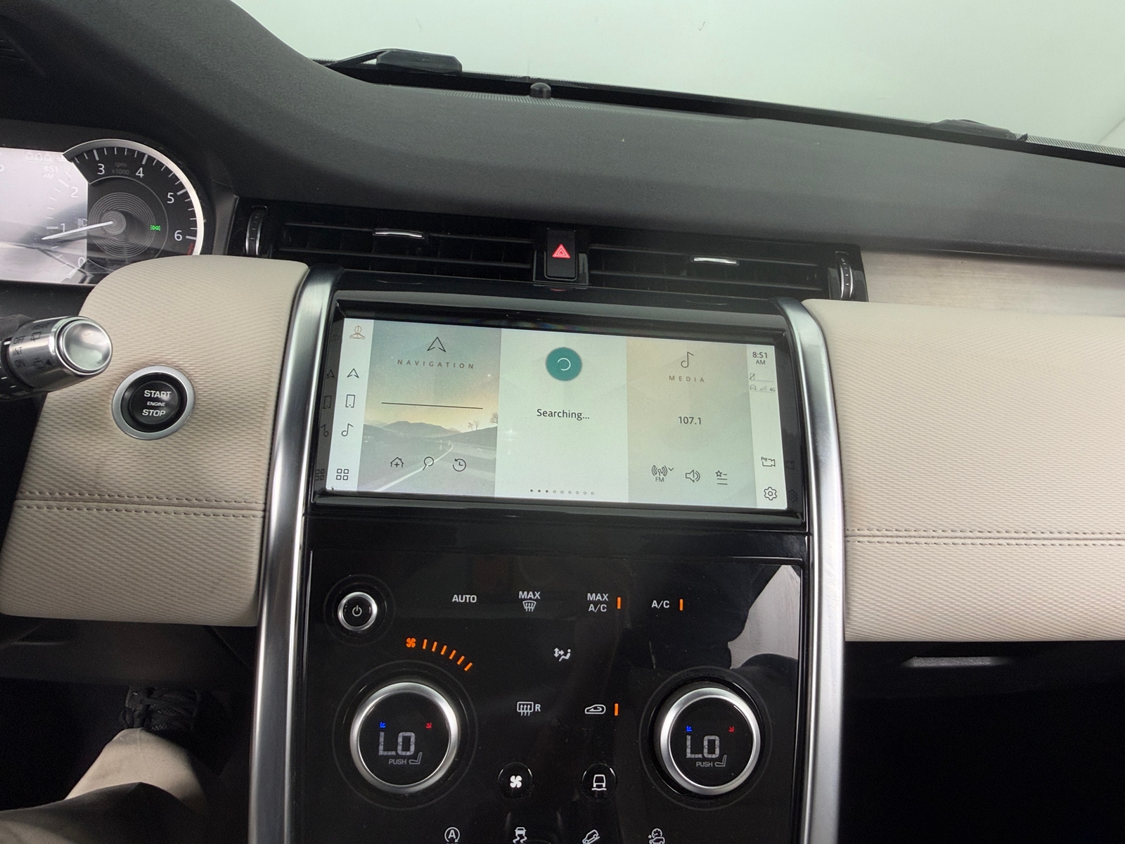 Thumbnail: 2021 Land Rover Discovery Sport - 3