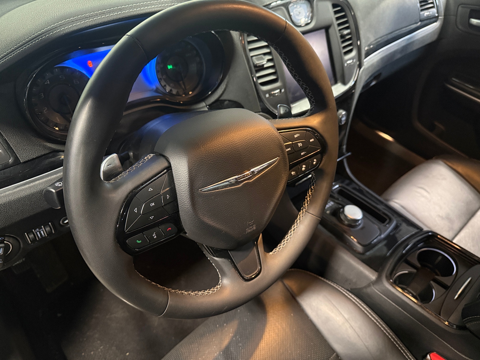 Thumbnail: 2023 Chrysler 300 - 4