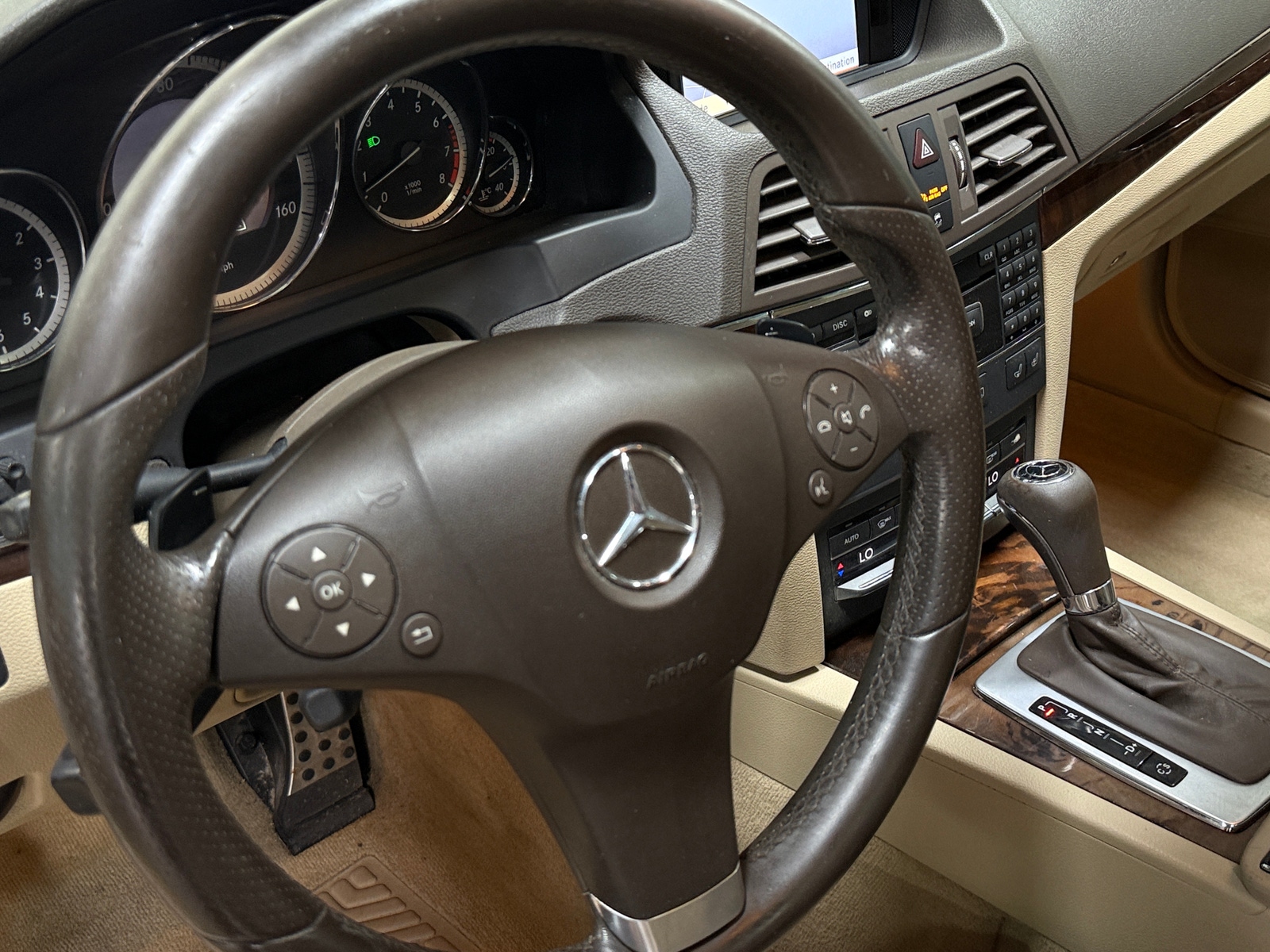 Thumbnail: 2010 Mercedes-Benz E-Class - 3