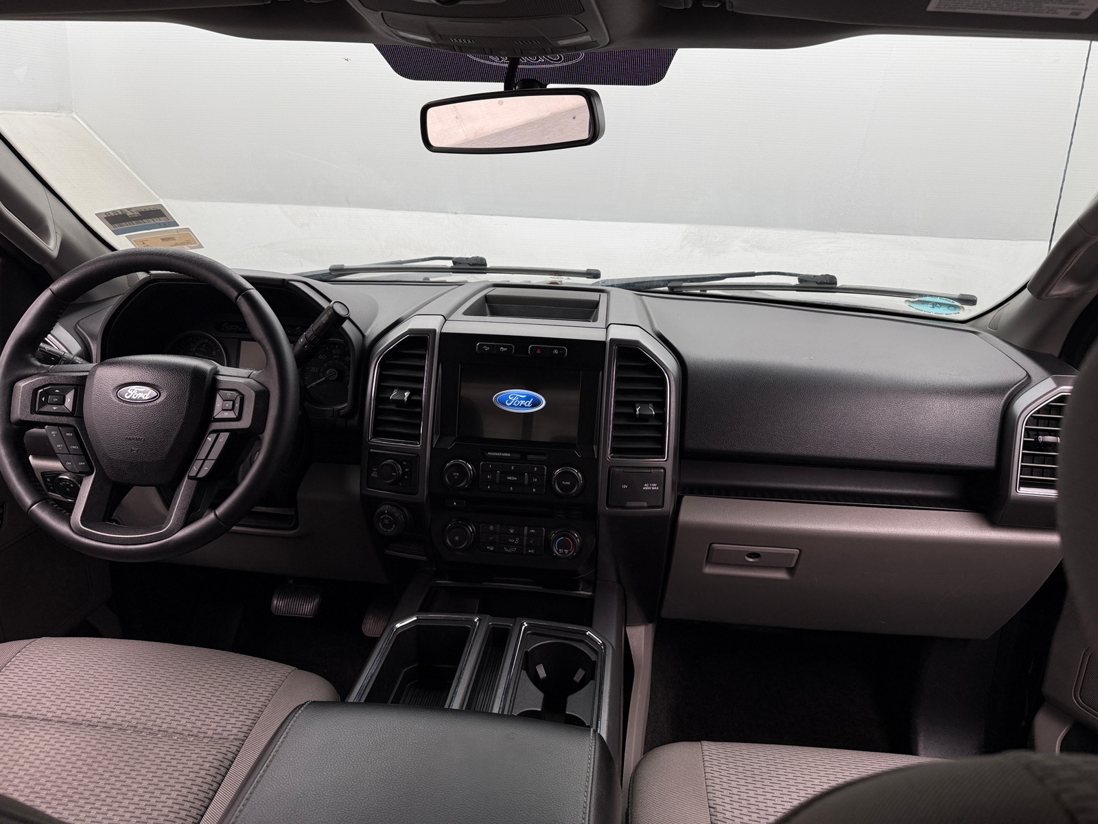 Thumbnail: 2018 Ford Econoline - 3
