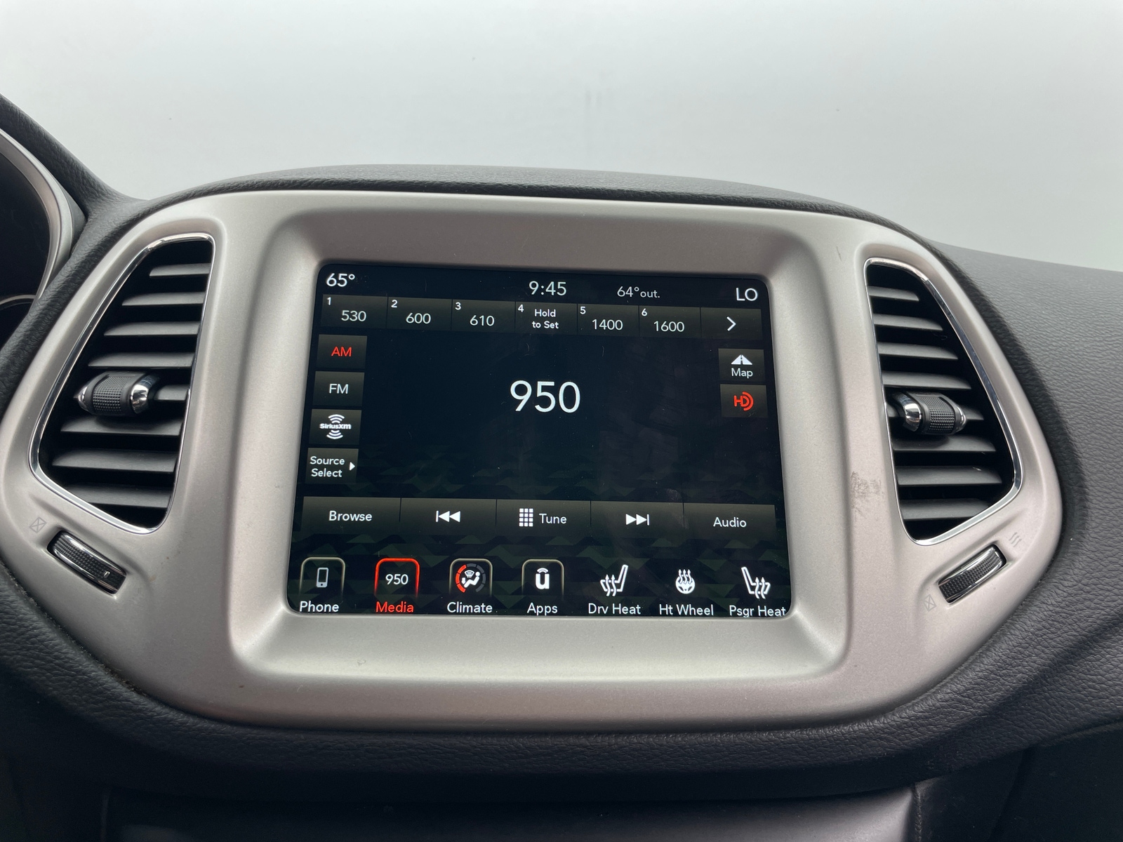 Thumbnail: 2021 Jeep Compass - 3