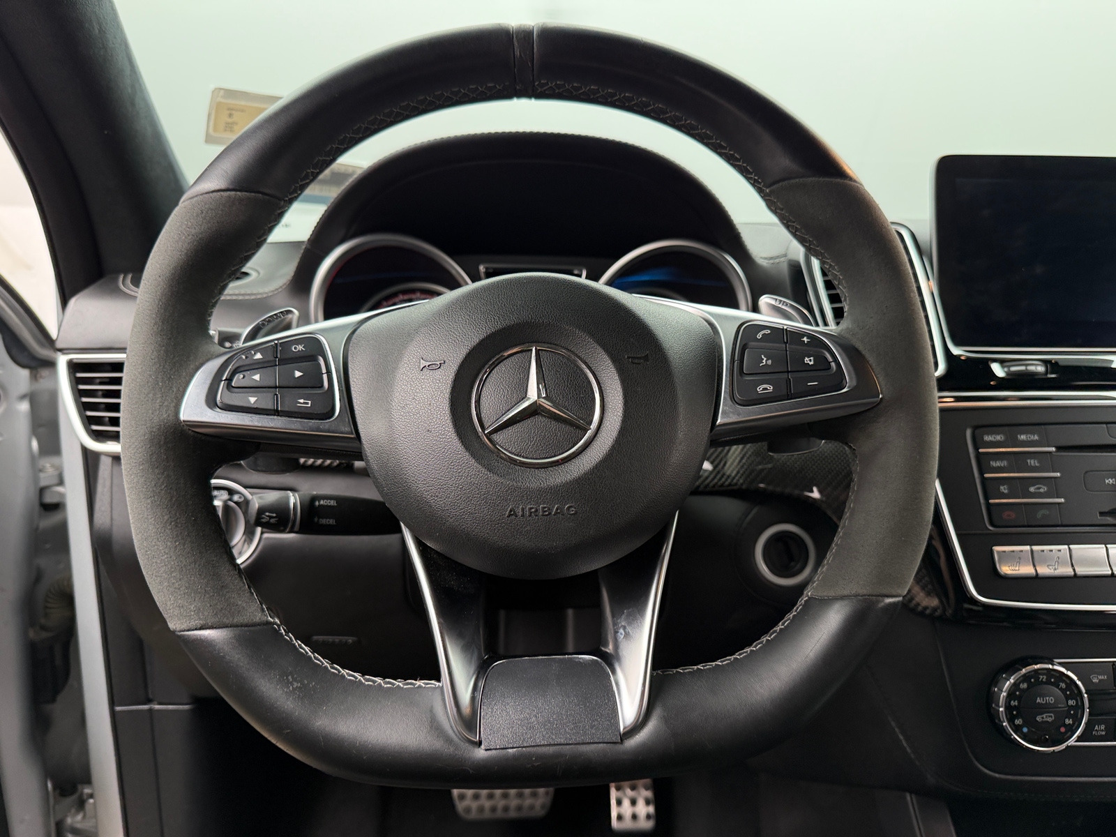 Thumbnail: 2016 Mercedes-Benz GLE - 4