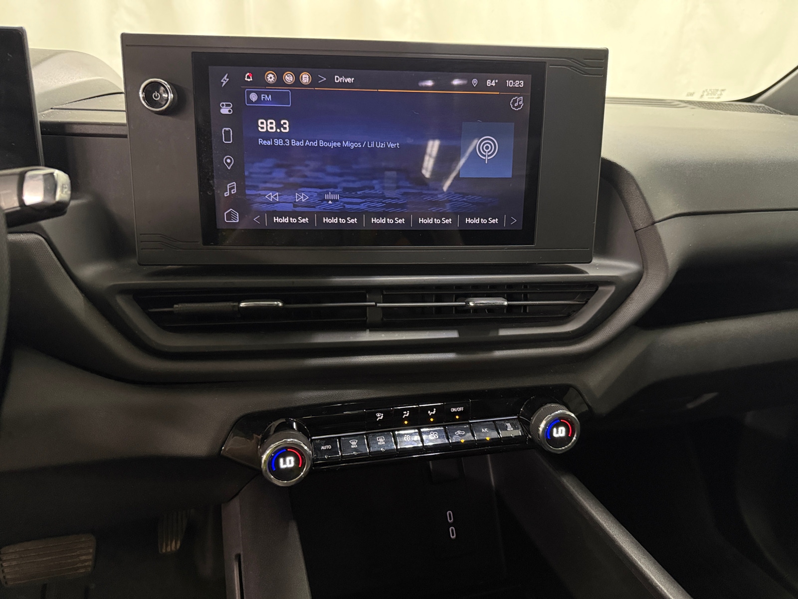 Thumbnail: 2024 Chevrolet Silverado EV - 3