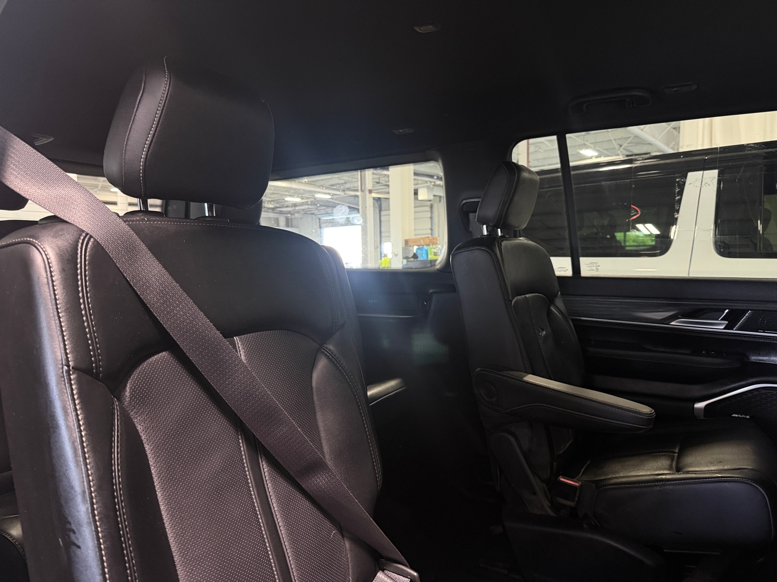 Thumbnail: 2024 Jeep Wagoneer - 5