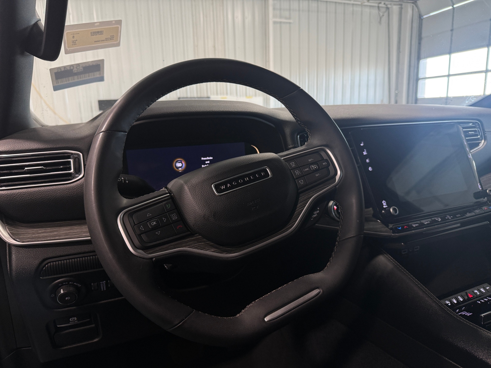 Thumbnail: 2024 Jeep Wagoneer - 4