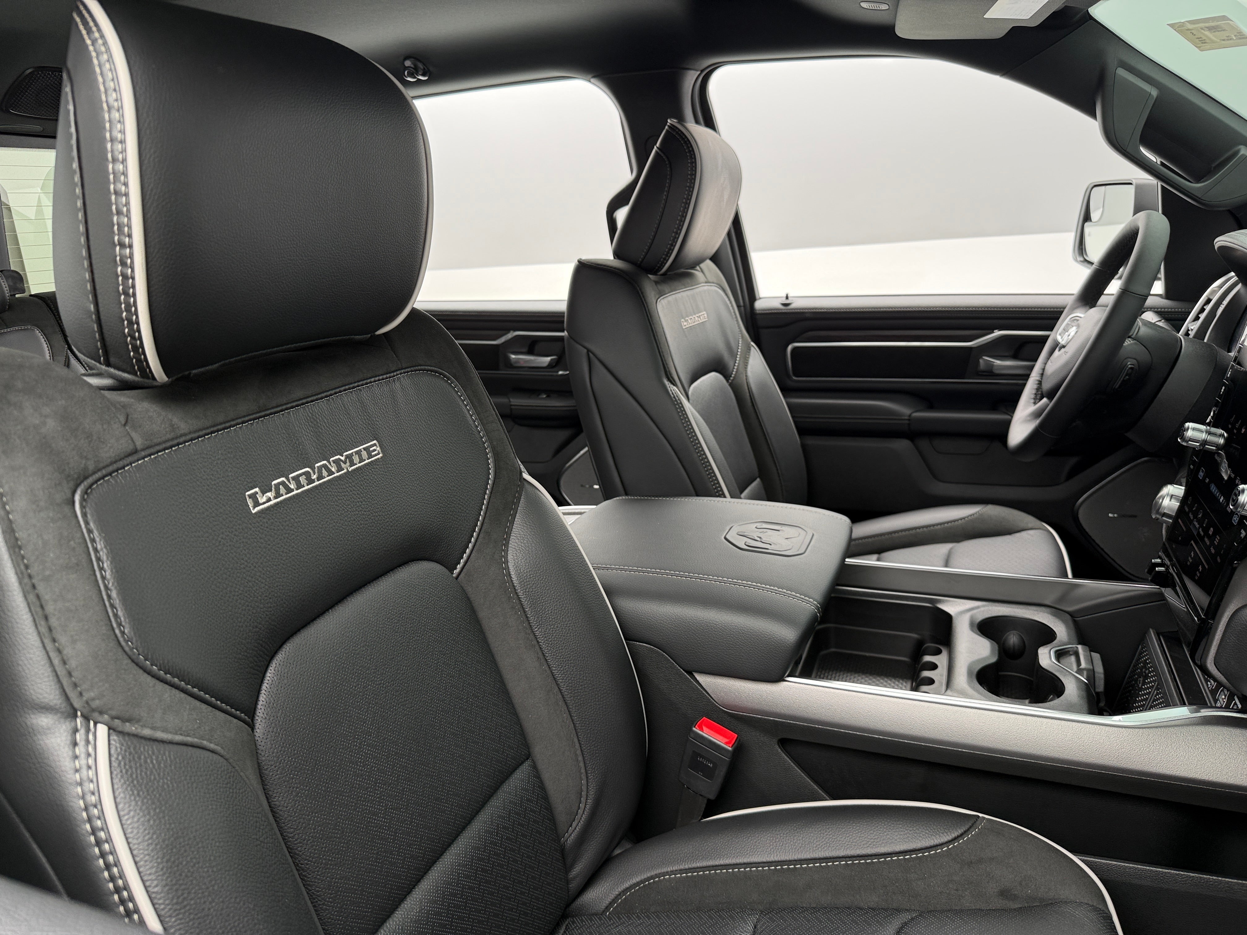 2026 RAM 1500 Laramie - Photo 8