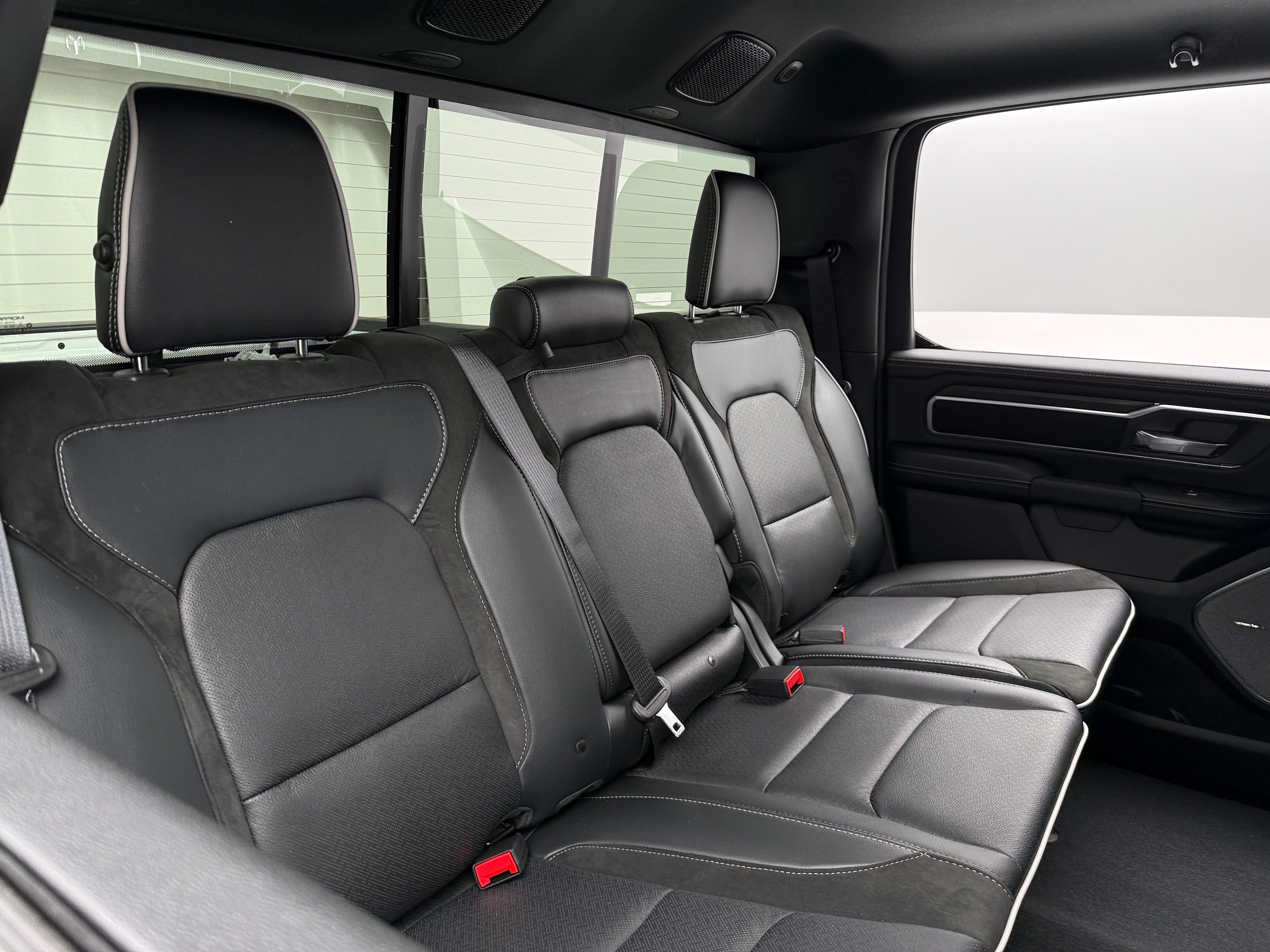 2026 RAM 1500 Laramie - Photo 9