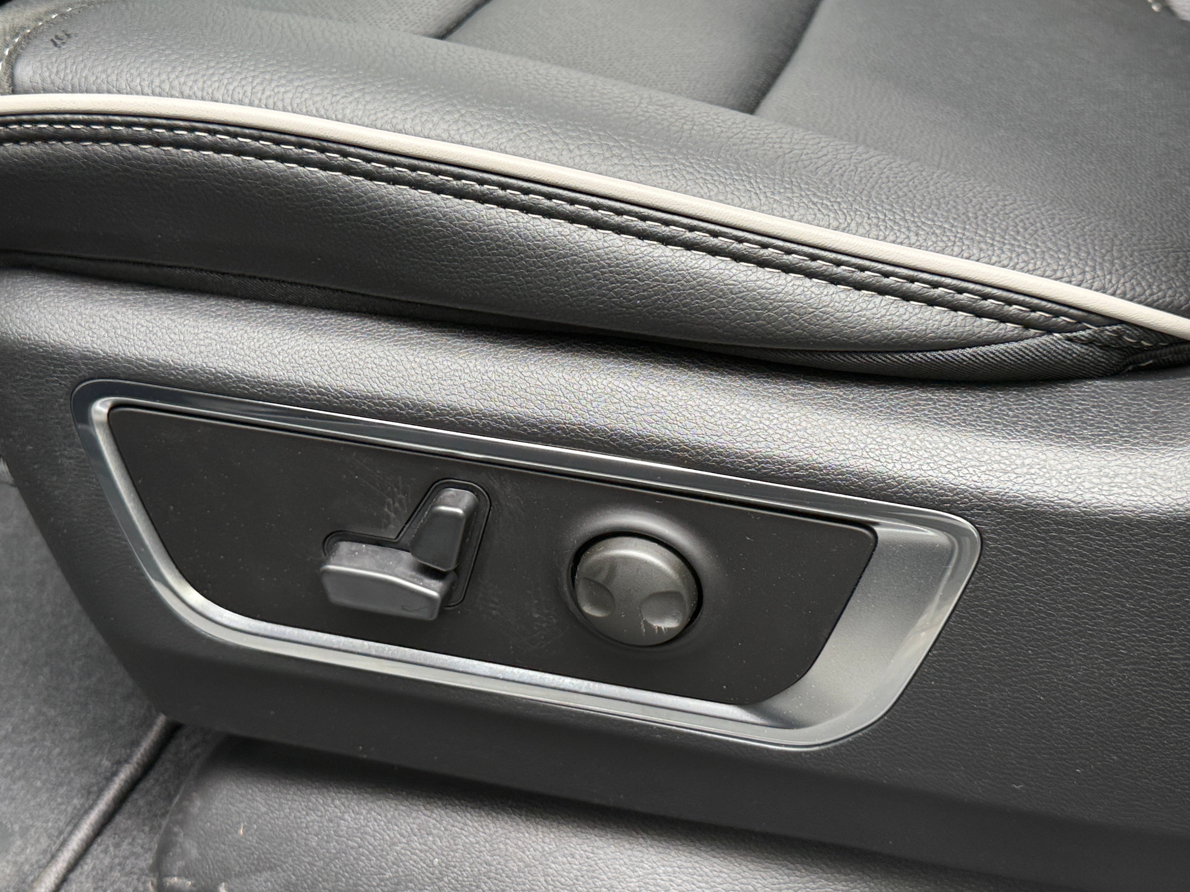 2026 RAM 1500 Laramie - Photo 12