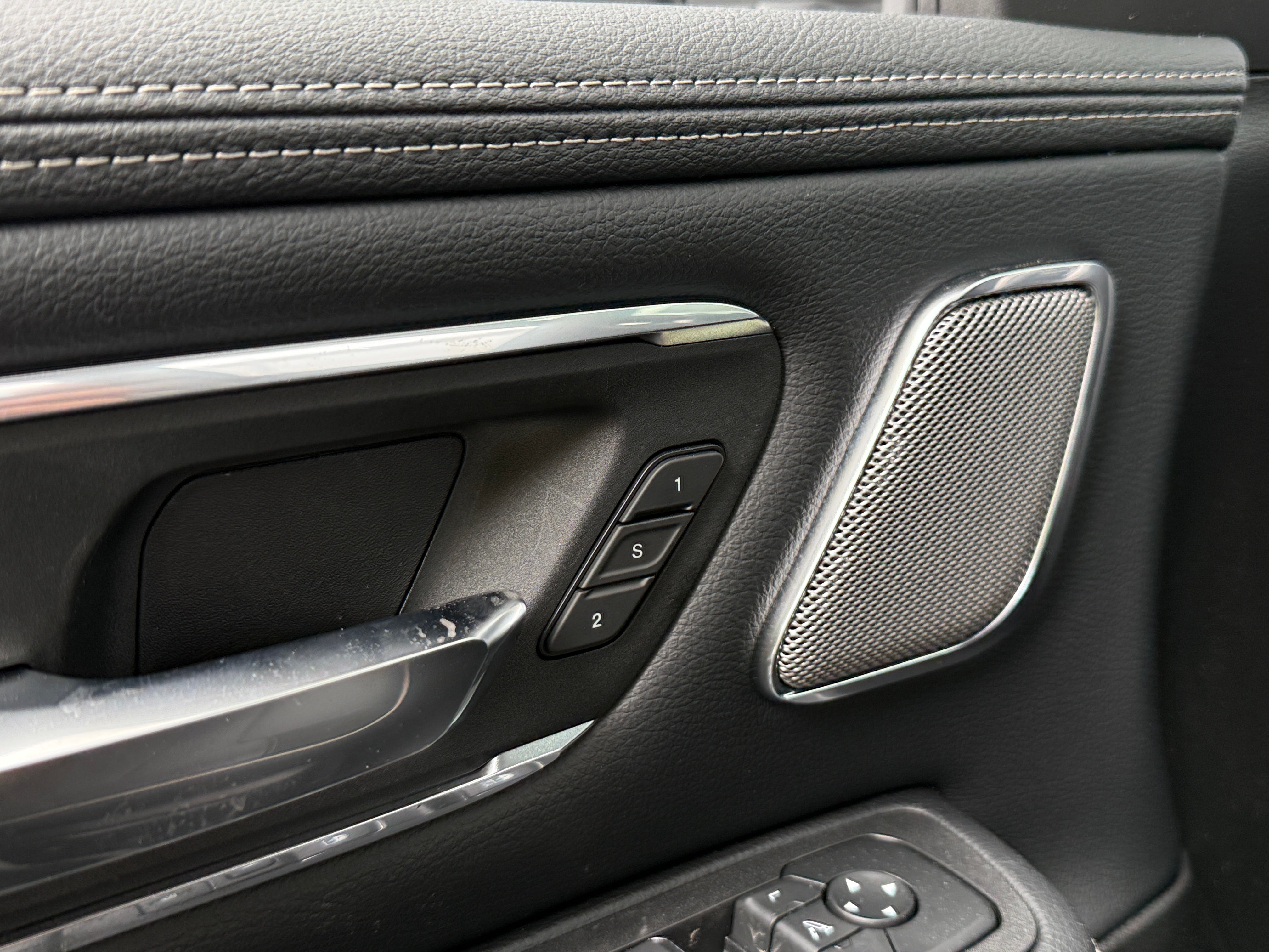 2026 RAM 1500 Laramie - Photo 13