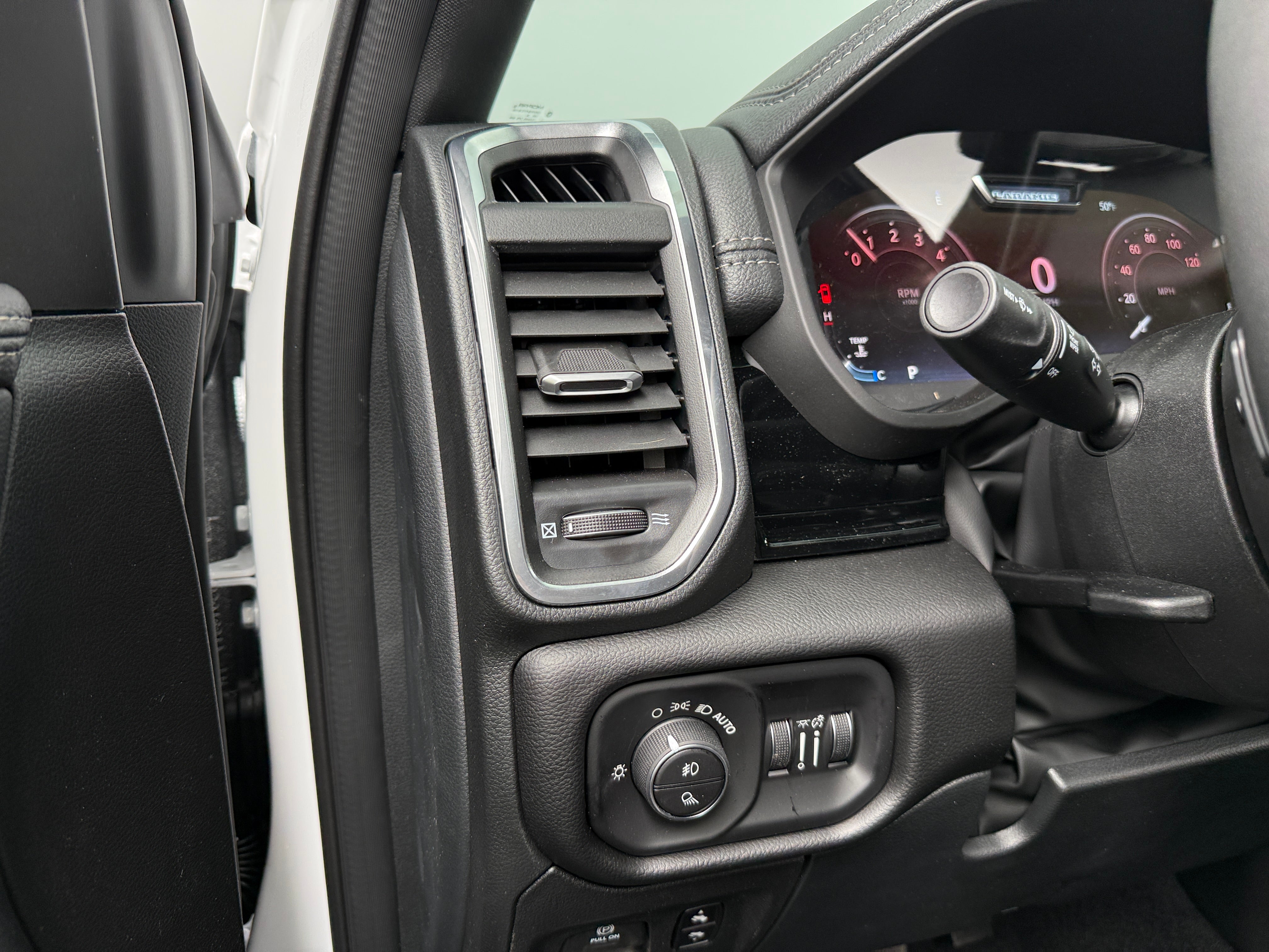 2026 RAM 1500 Laramie - Photo 14