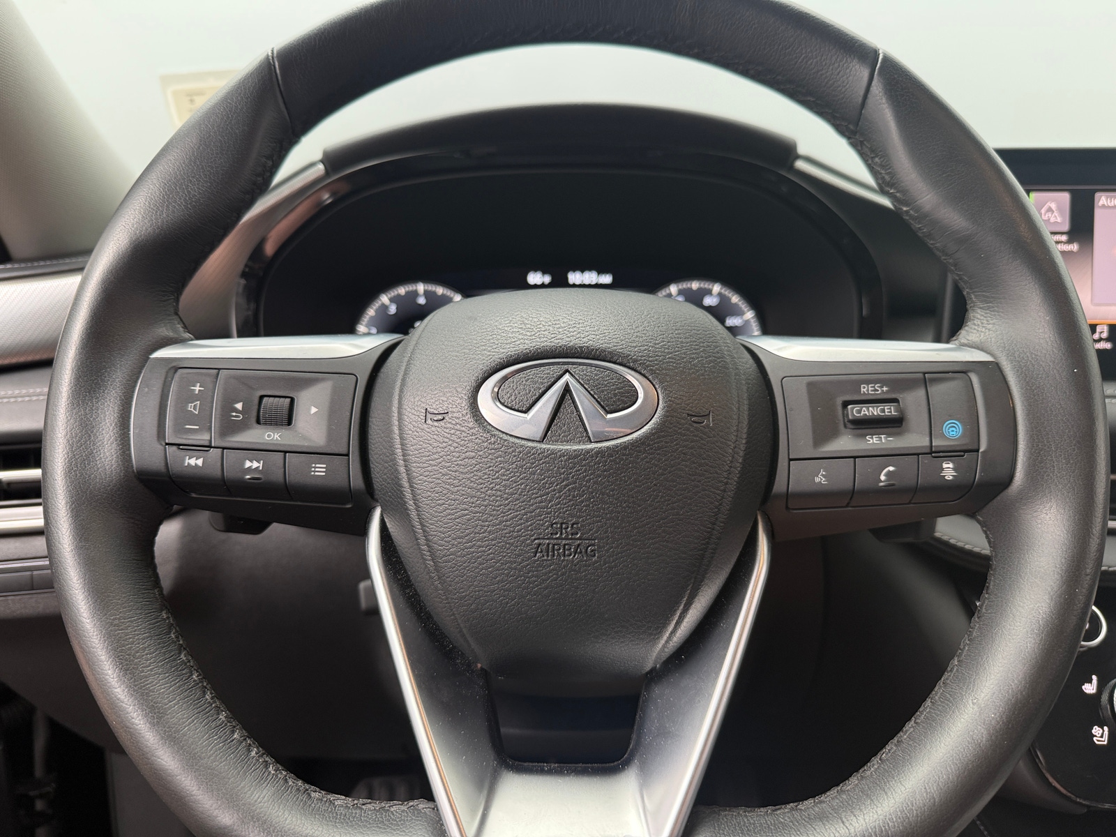 Thumbnail: 2023 INFINITI QX60 - 4