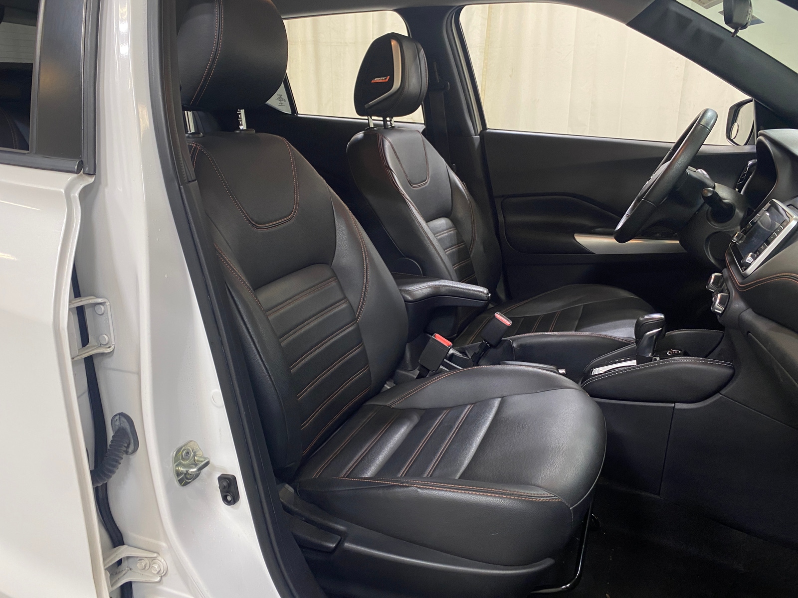 Thumbnail: 2020 Nissan Kicks - 2