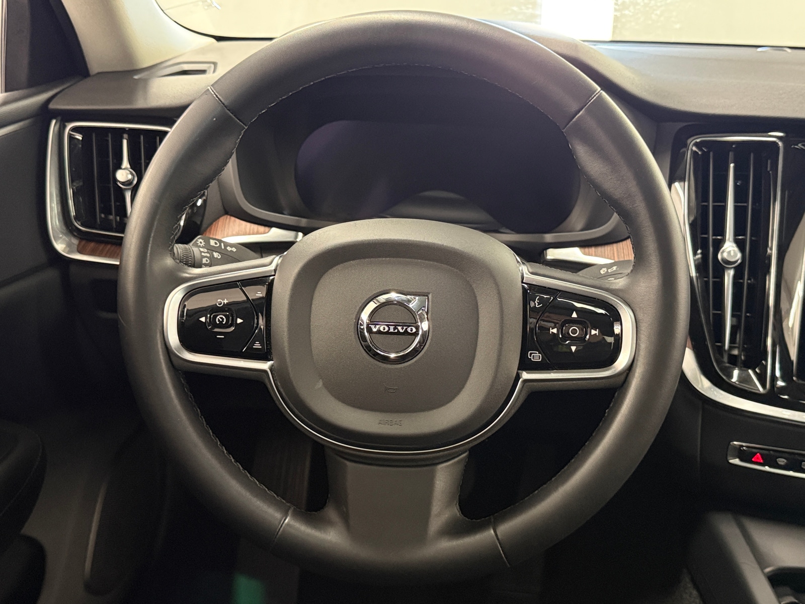 Thumbnail: 2024 Volvo S60 - 4