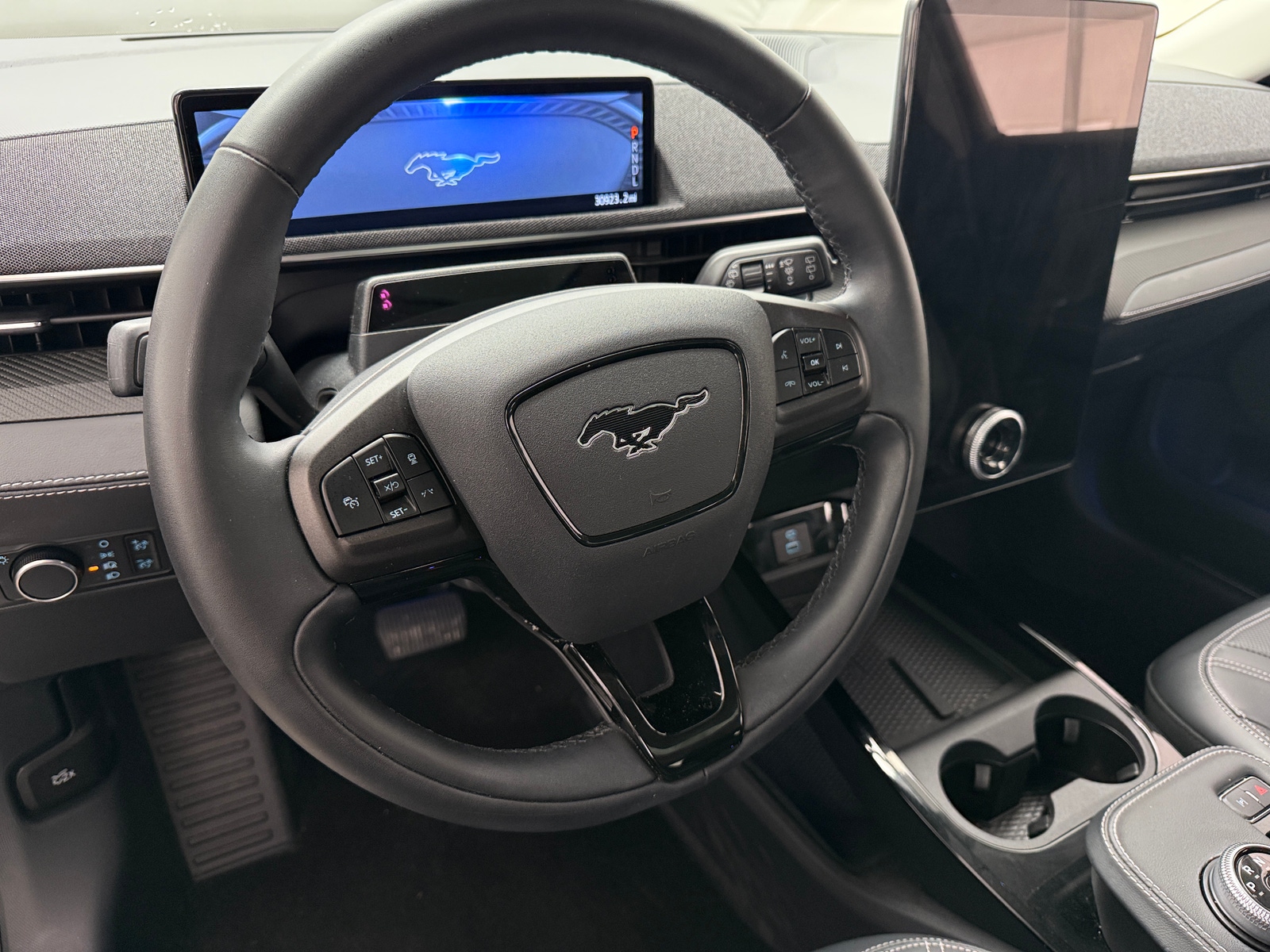 Thumbnail: 2022 Ford Mustang Mach-E - 4
