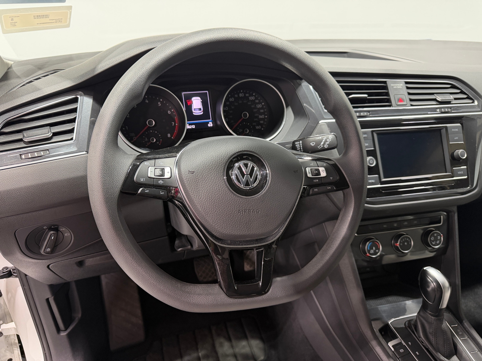 Thumbnail: 2021 Volkswagen Tiguan - 5