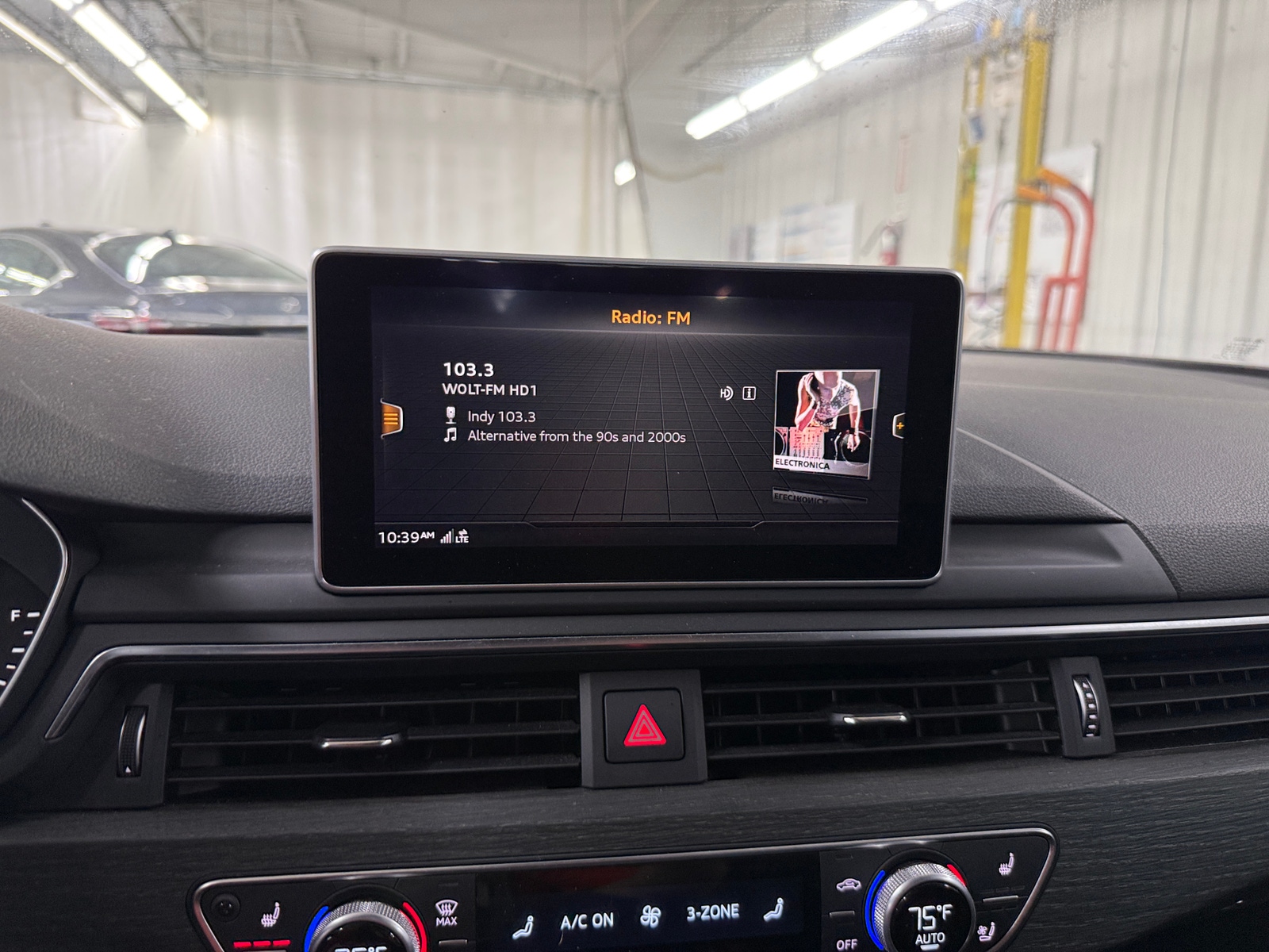 Thumbnail: 2019 Audi A4 - 3