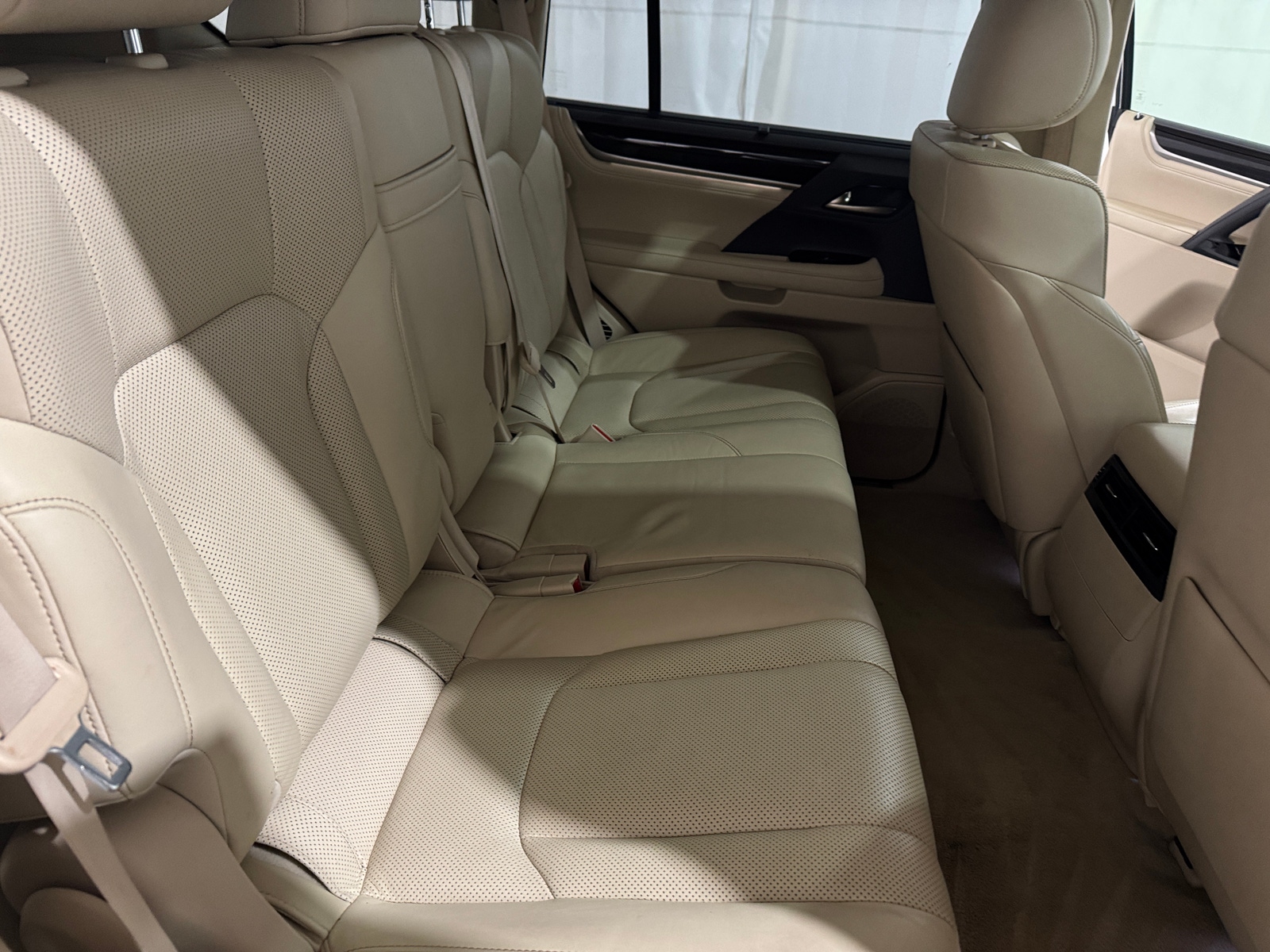 Thumbnail: 2018 Lexus LX - 5