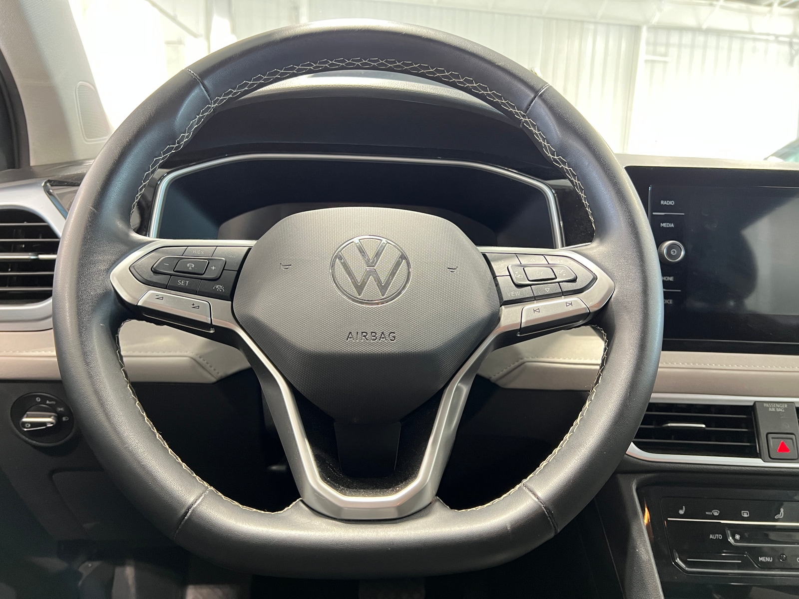 Thumbnail: 2025 Volkswagen Taos - 5