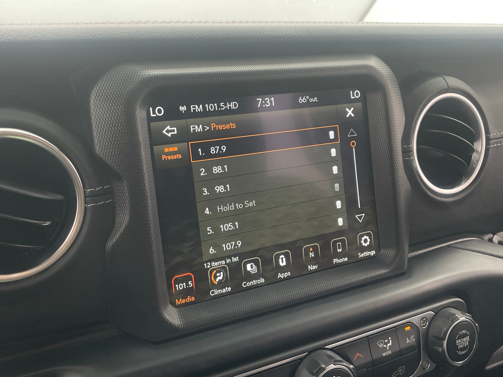 Thumbnail: 2022 Jeep Wrangler - 3