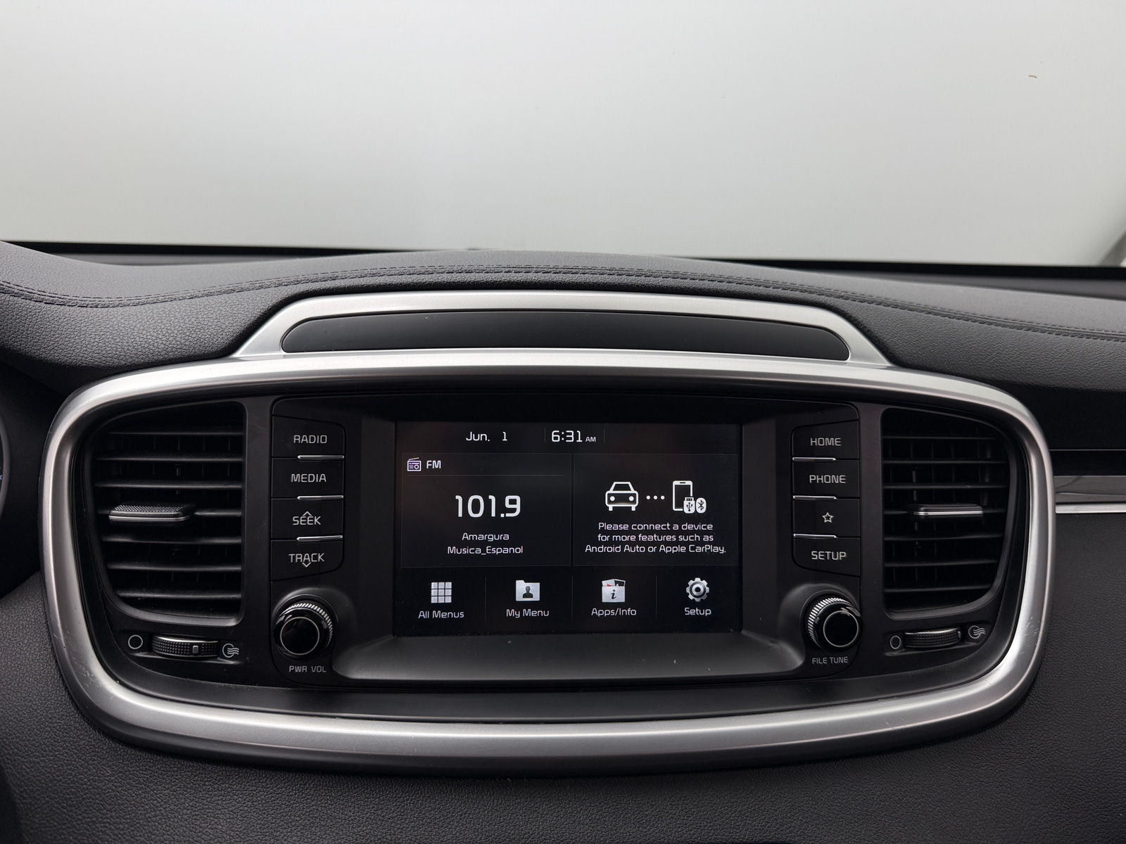 Thumbnail: 2019 Kia Sorento - 4
