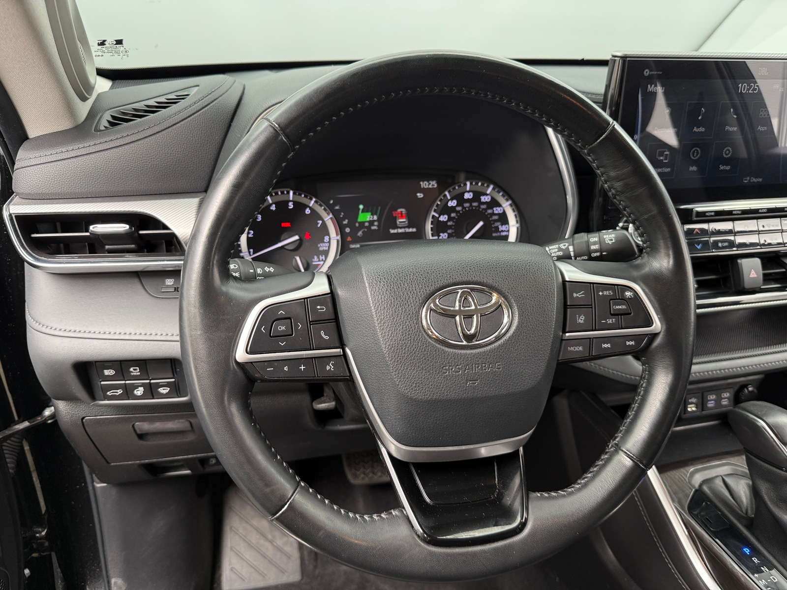 Thumbnail: 2022 Toyota Highlander - 4