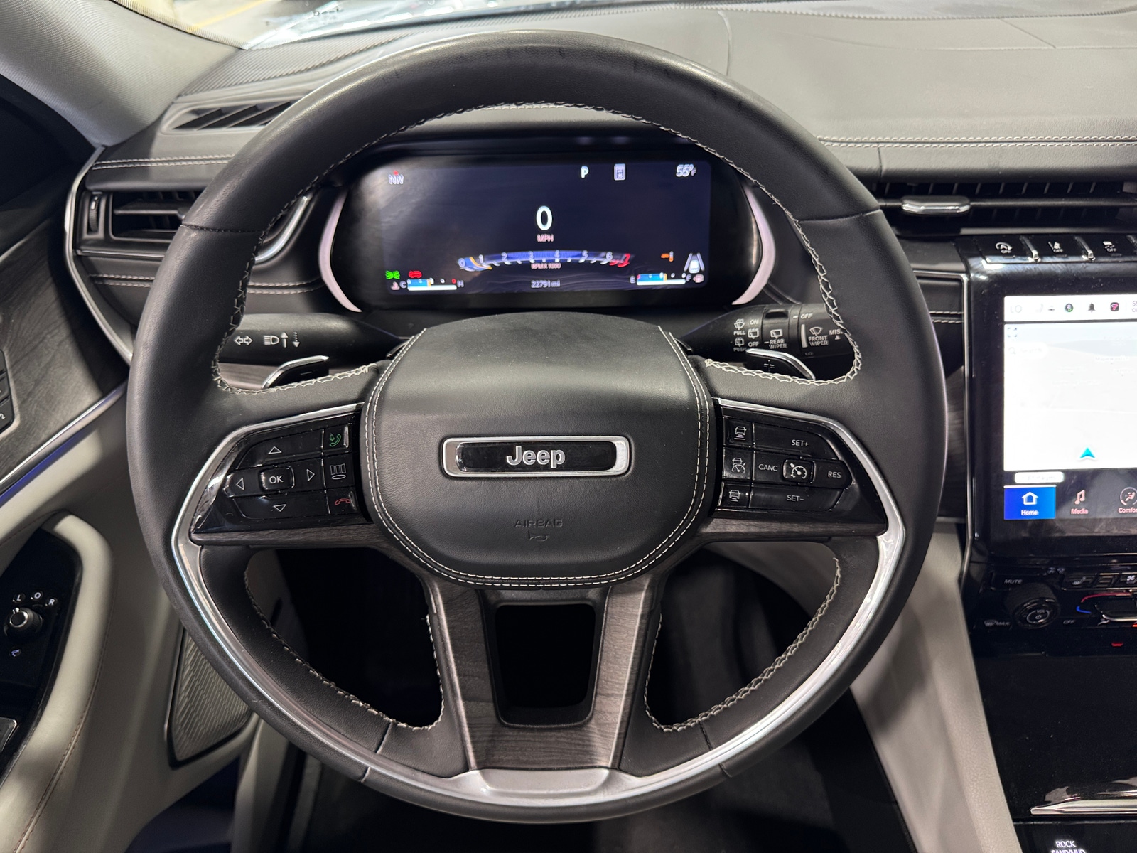 Thumbnail: 2023 Jeep Grand Cherokee L - 4
