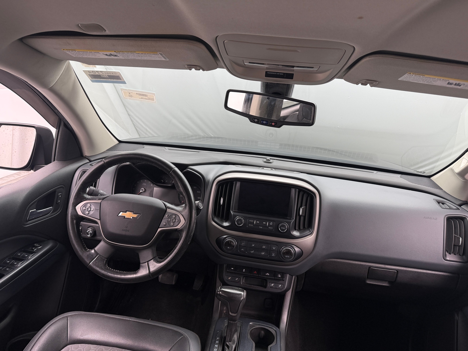 Thumbnail: 2017 Chevrolet Colorado - 3