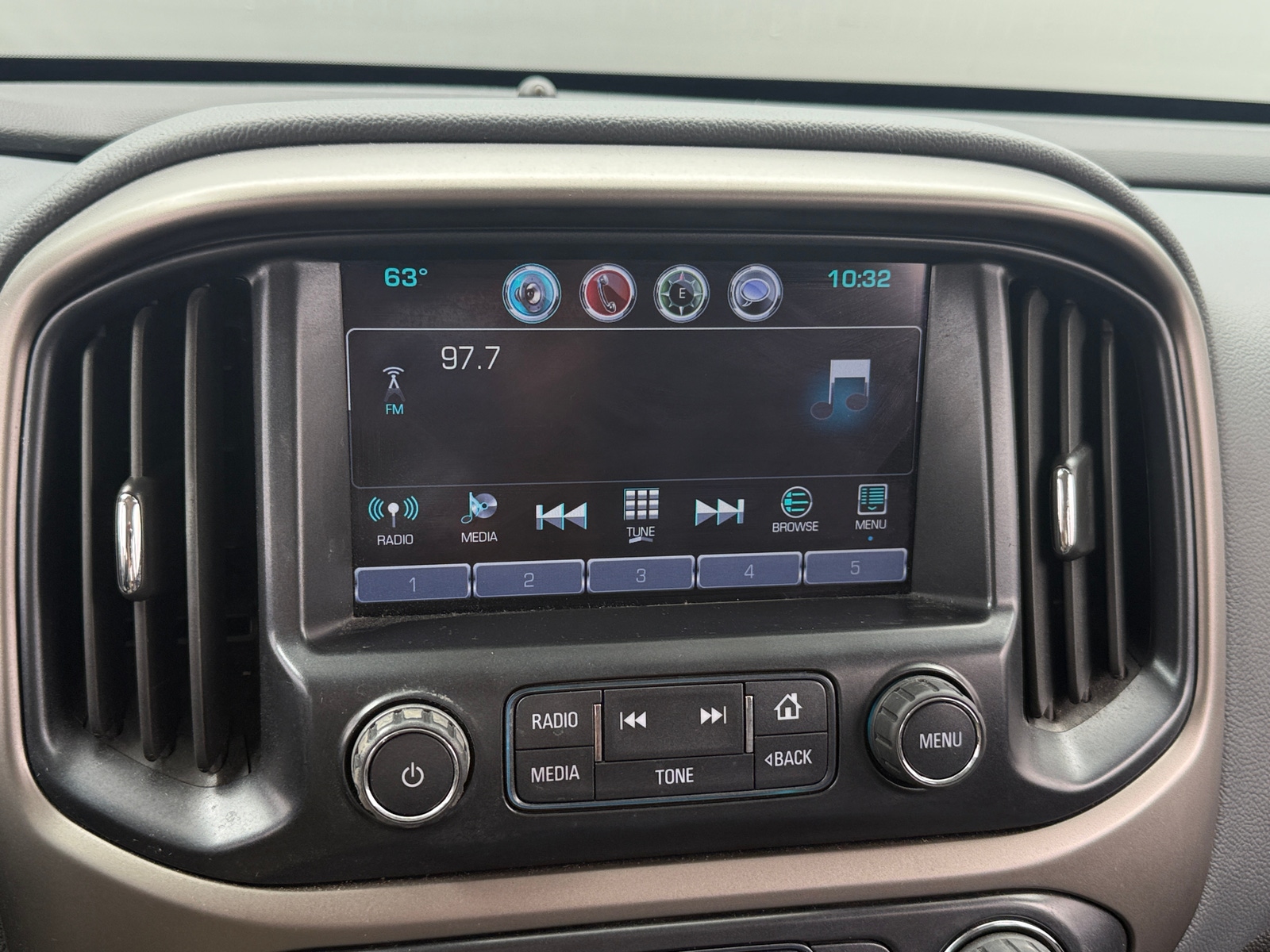 Thumbnail: 2017 Chevrolet Colorado - 4