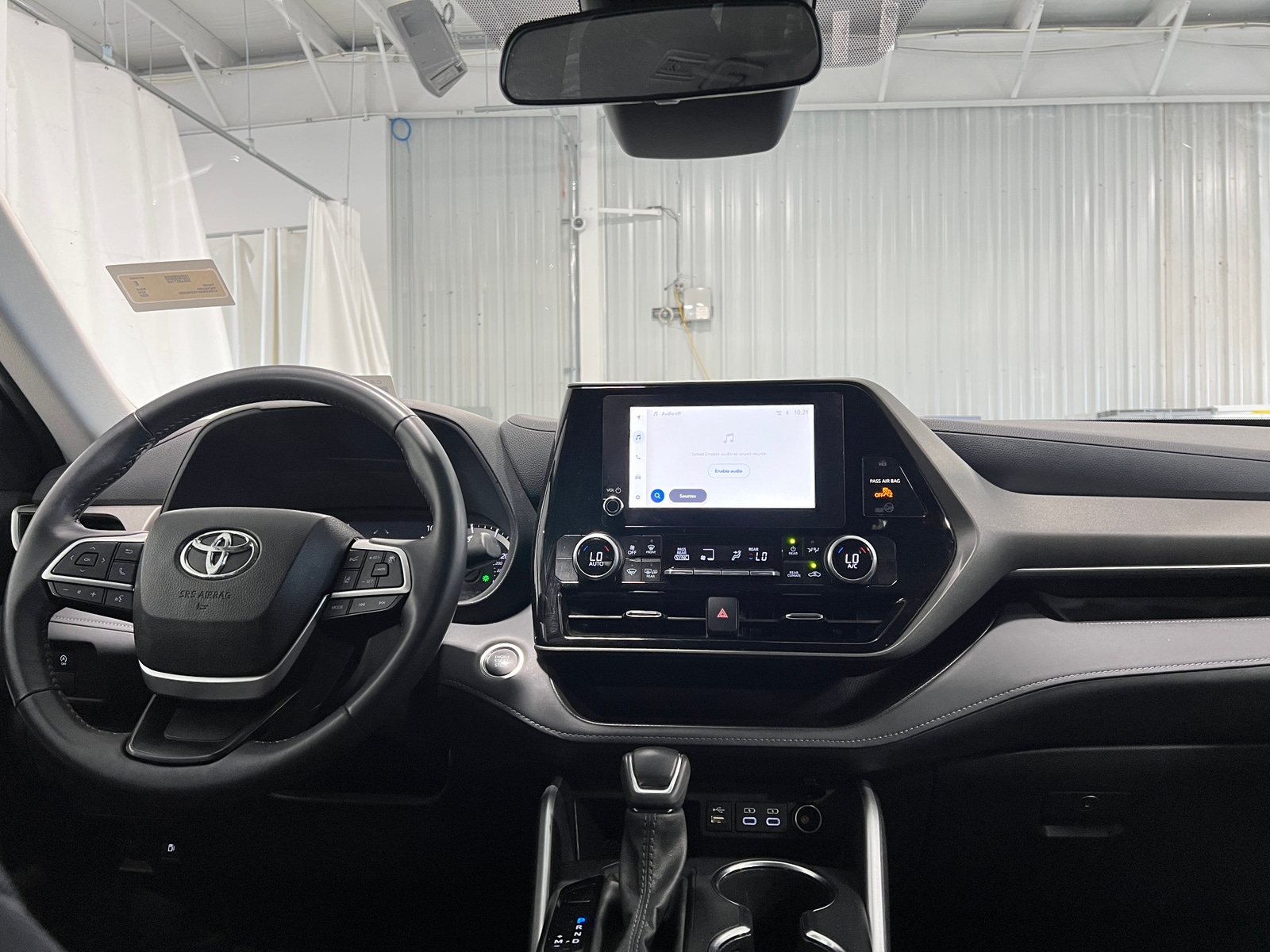 Thumbnail: 2025 Toyota Highlander - 3