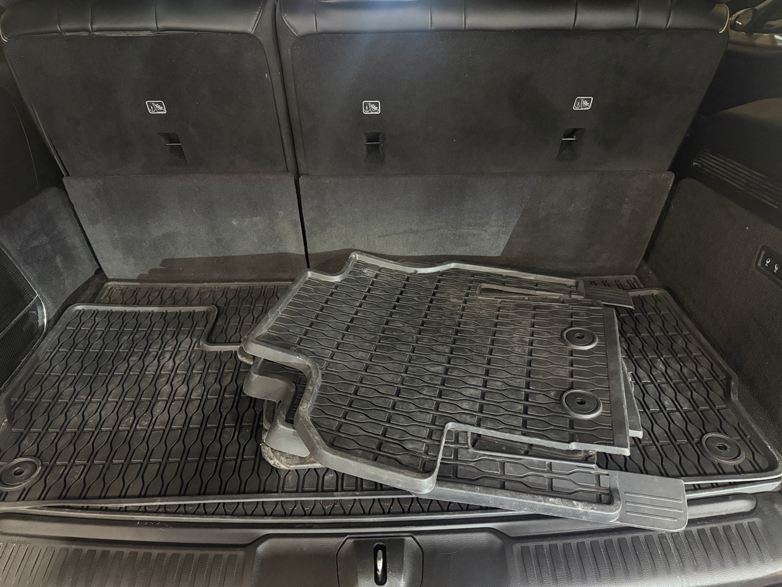 Thumbnail: 2022 Jeep Grand Wagoneer - 6