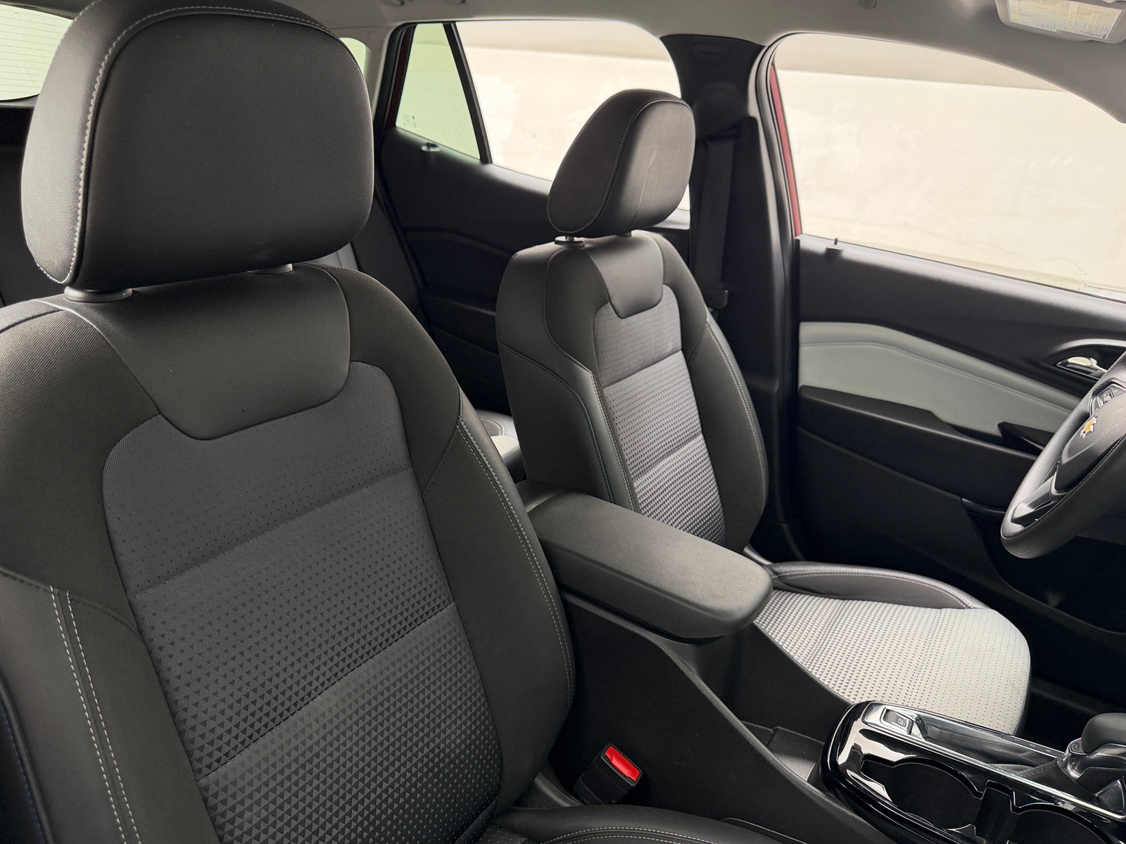 Thumbnail: 2025 Chevrolet Trax - 2
