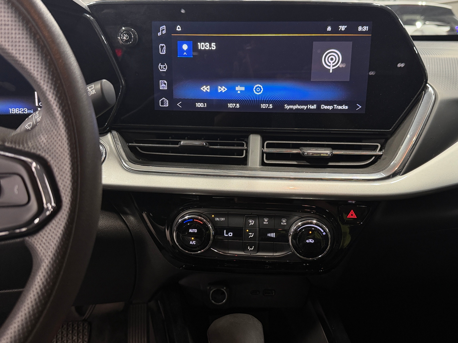 Thumbnail: 2025 Chevrolet Trax - 4