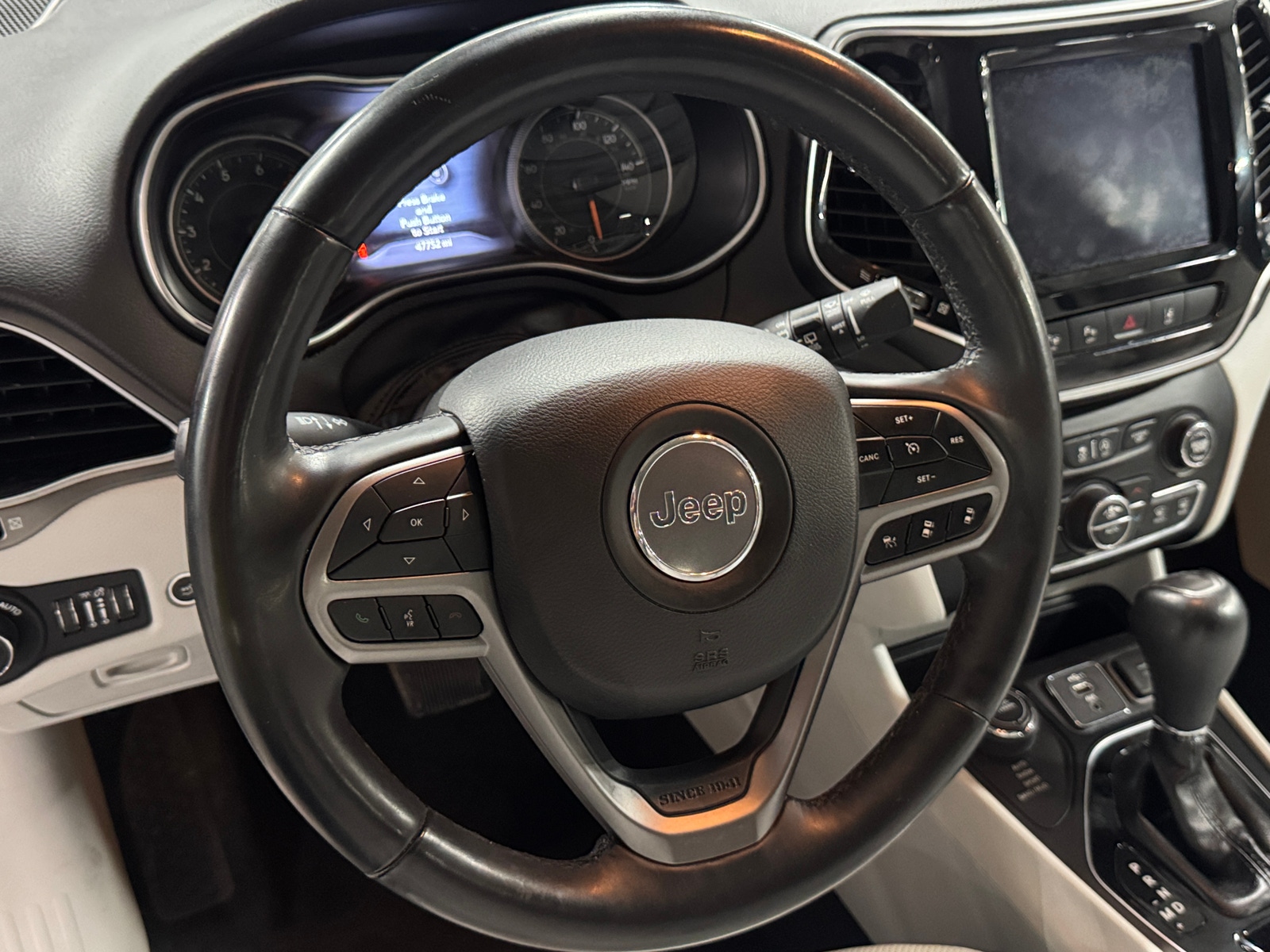 Thumbnail: 2019 Jeep Cherokee - 4