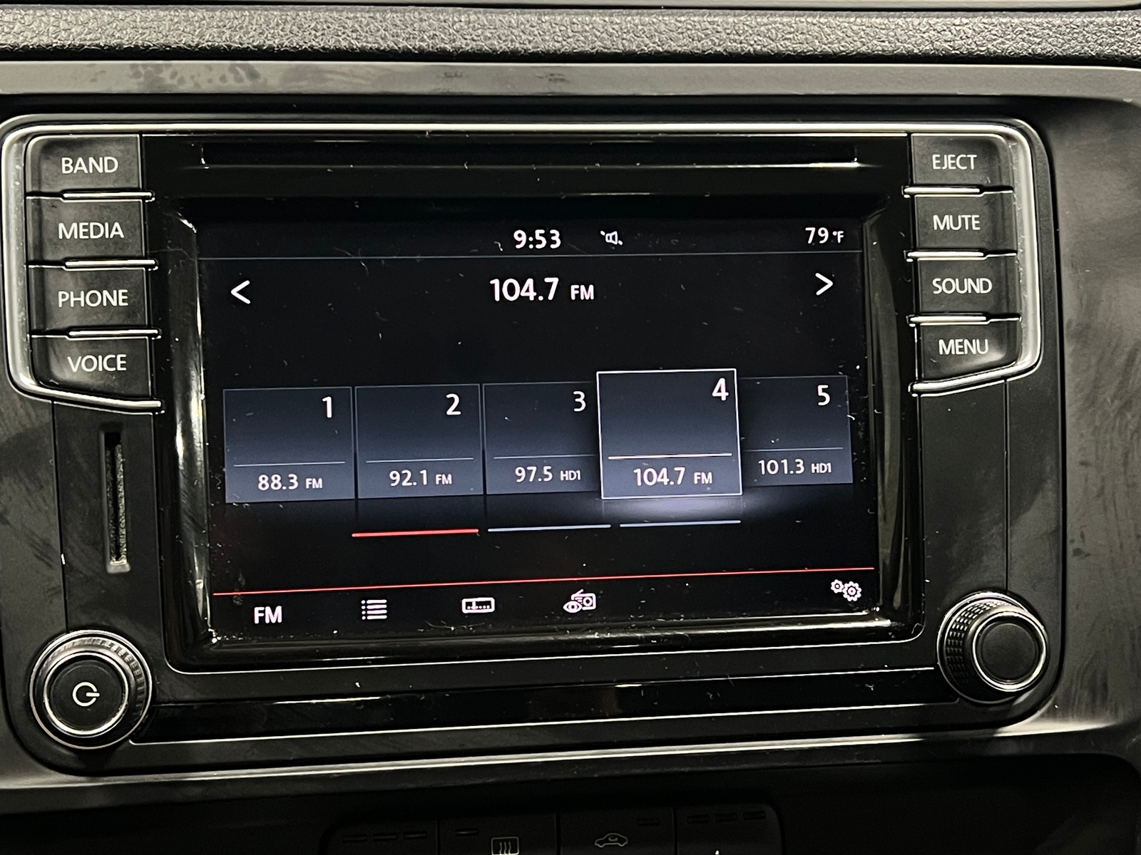 Thumbnail: 2017 Volkswagen Jetta - 3