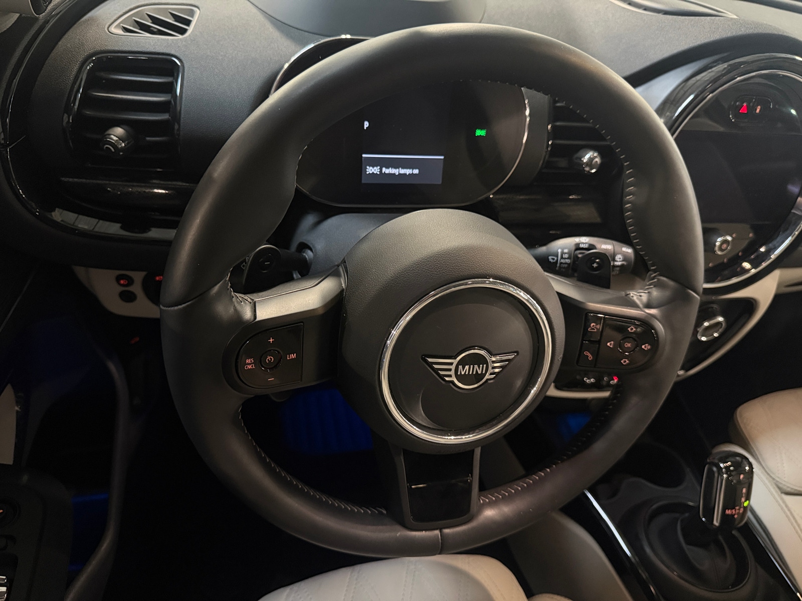 Thumbnail: 2022 MINI Cooper Clubman - 4