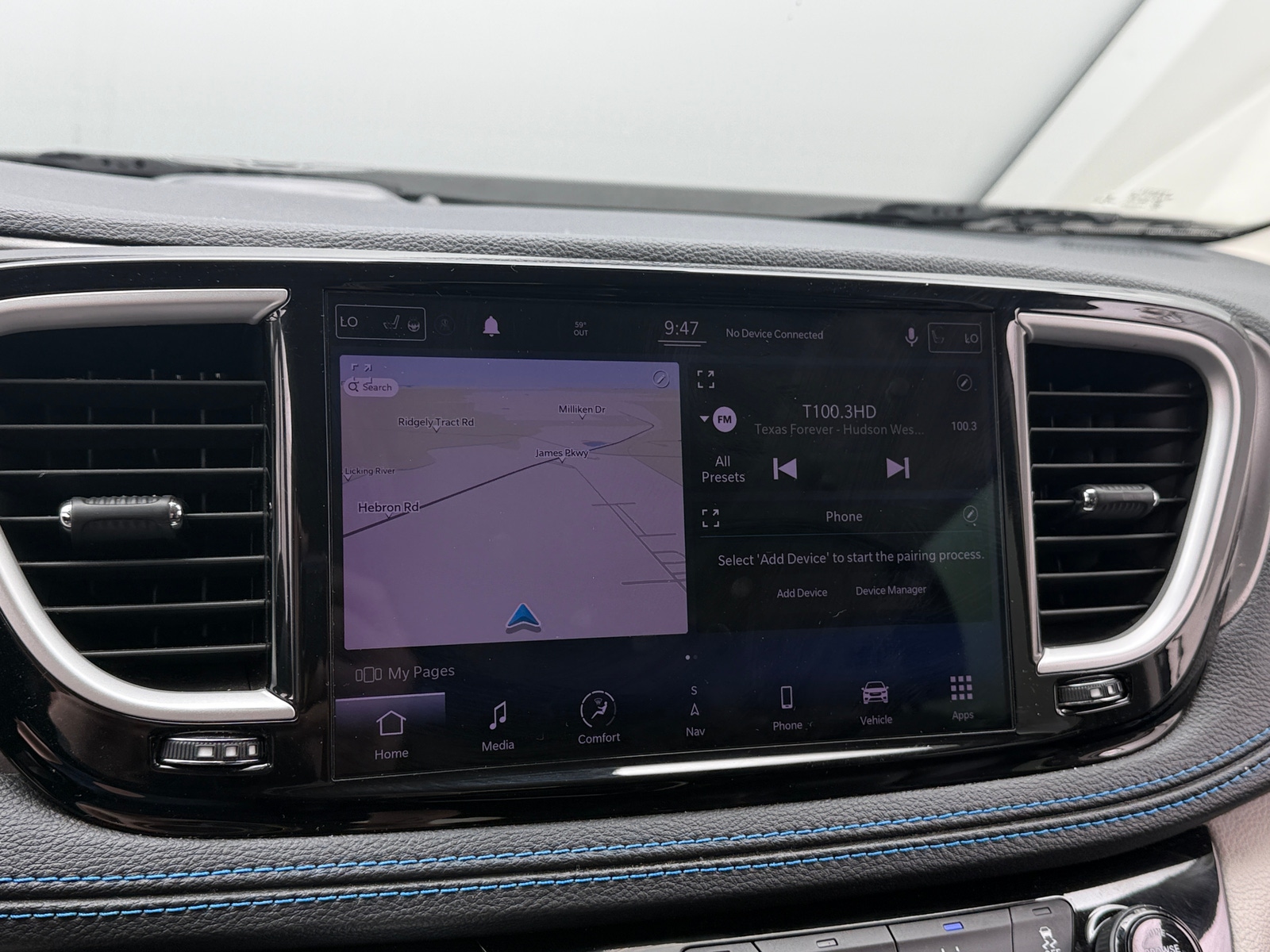 Thumbnail: 2021 Chrysler Pacifica - 3