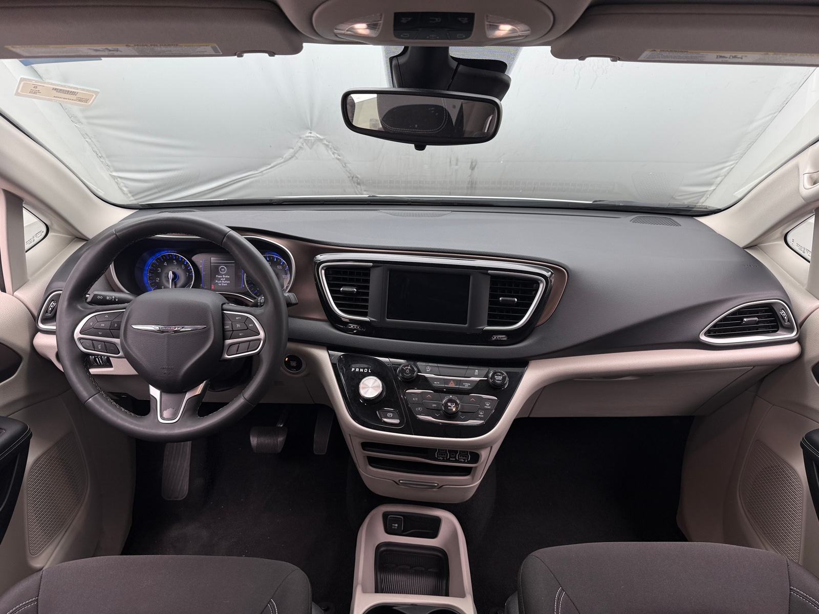 Thumbnail: 2023 Chrysler Voyager - 3