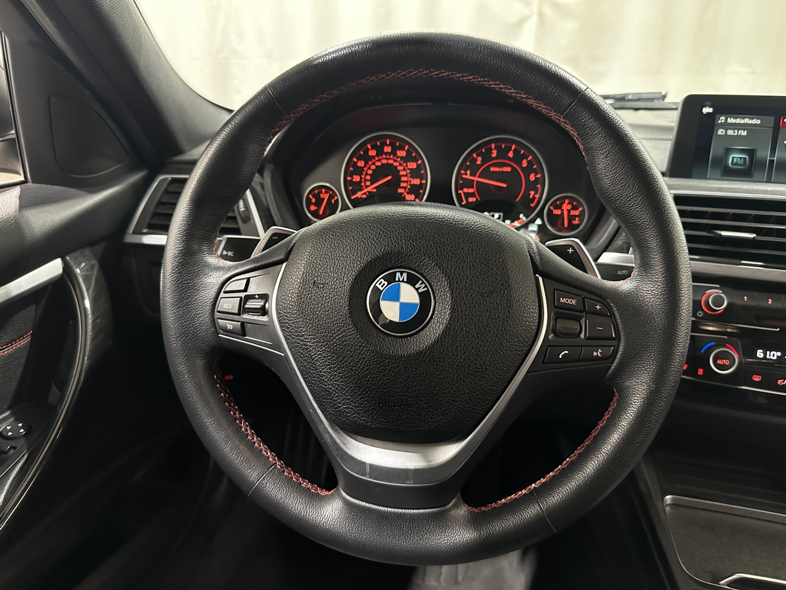 Thumbnail: 2018 BMW 3 Series - 4