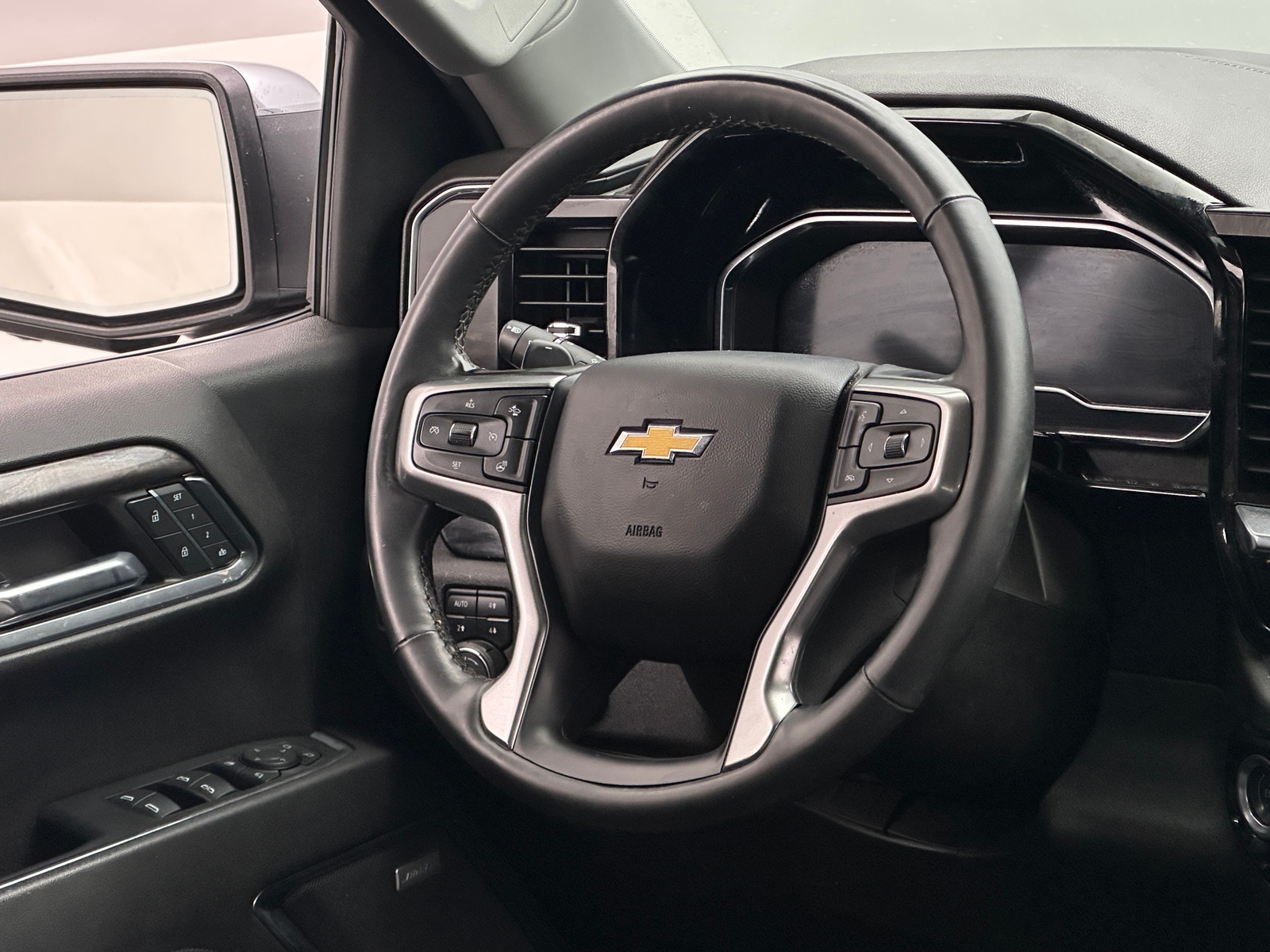 Thumbnail: 2024 Chevrolet Silverado 1500 - 4