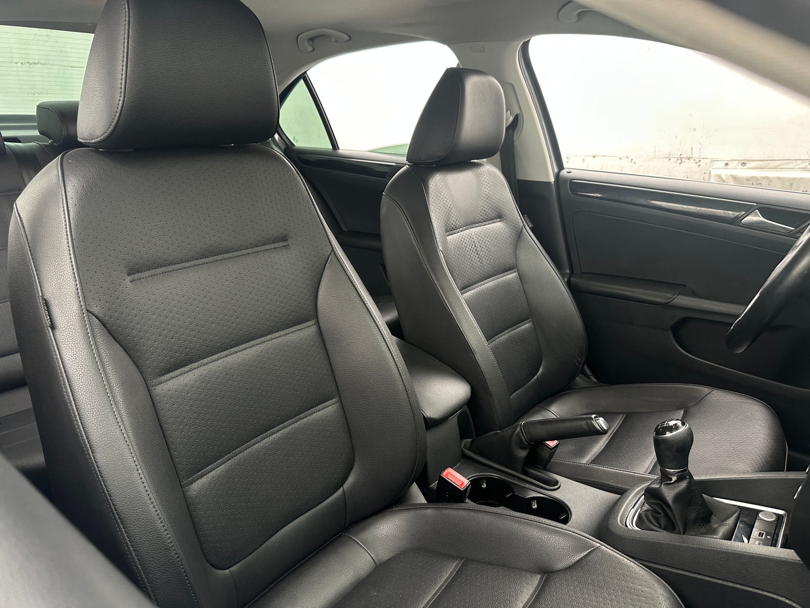 Thumbnail: 2015 Volkswagen Jetta - 2
